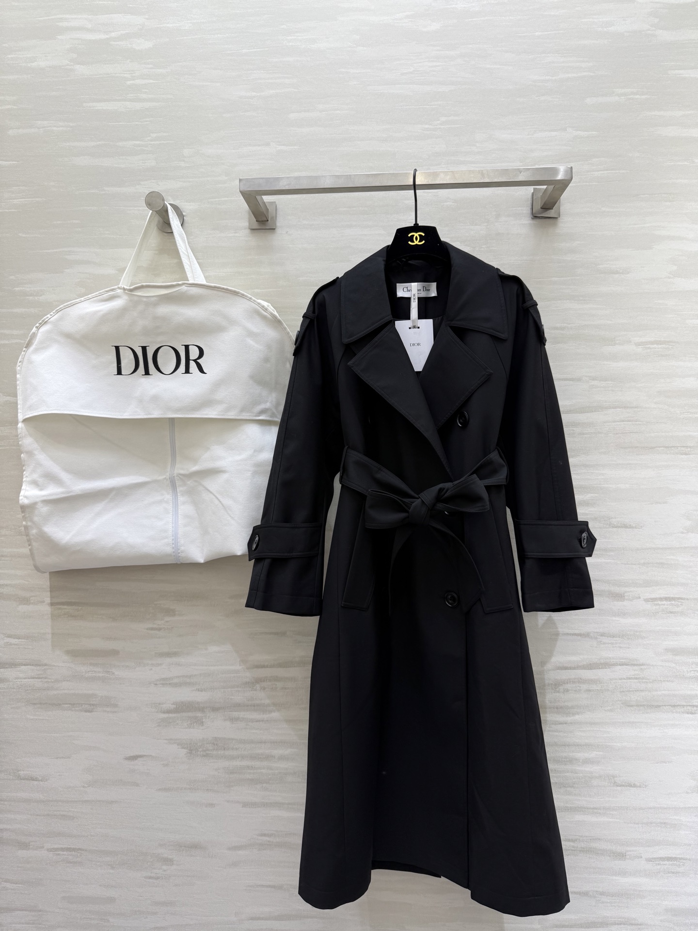 NO:686896,#DIO new style lapel windbreaker jacket, high quality customization, available in stock first size S/M/L (S size bust 108, length 109),, dior, jackets & coats,19860909#DIO新款 翻领风衣外套 高品质定制 现货首发sizeS/M/L（s码胸围108,衣长109）,,dior,jackets & coats,,Women's clothing