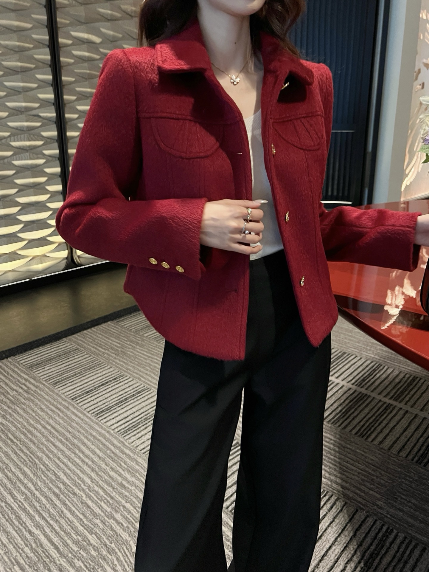 NO:687446,,,19860909,,,Women's clothing