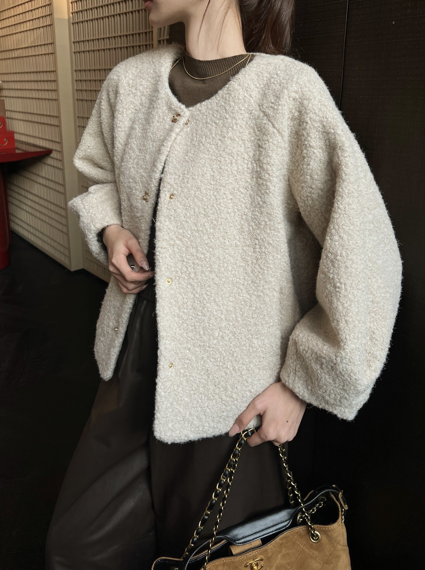 NO:687451,,,19860909,,,Women's clothing