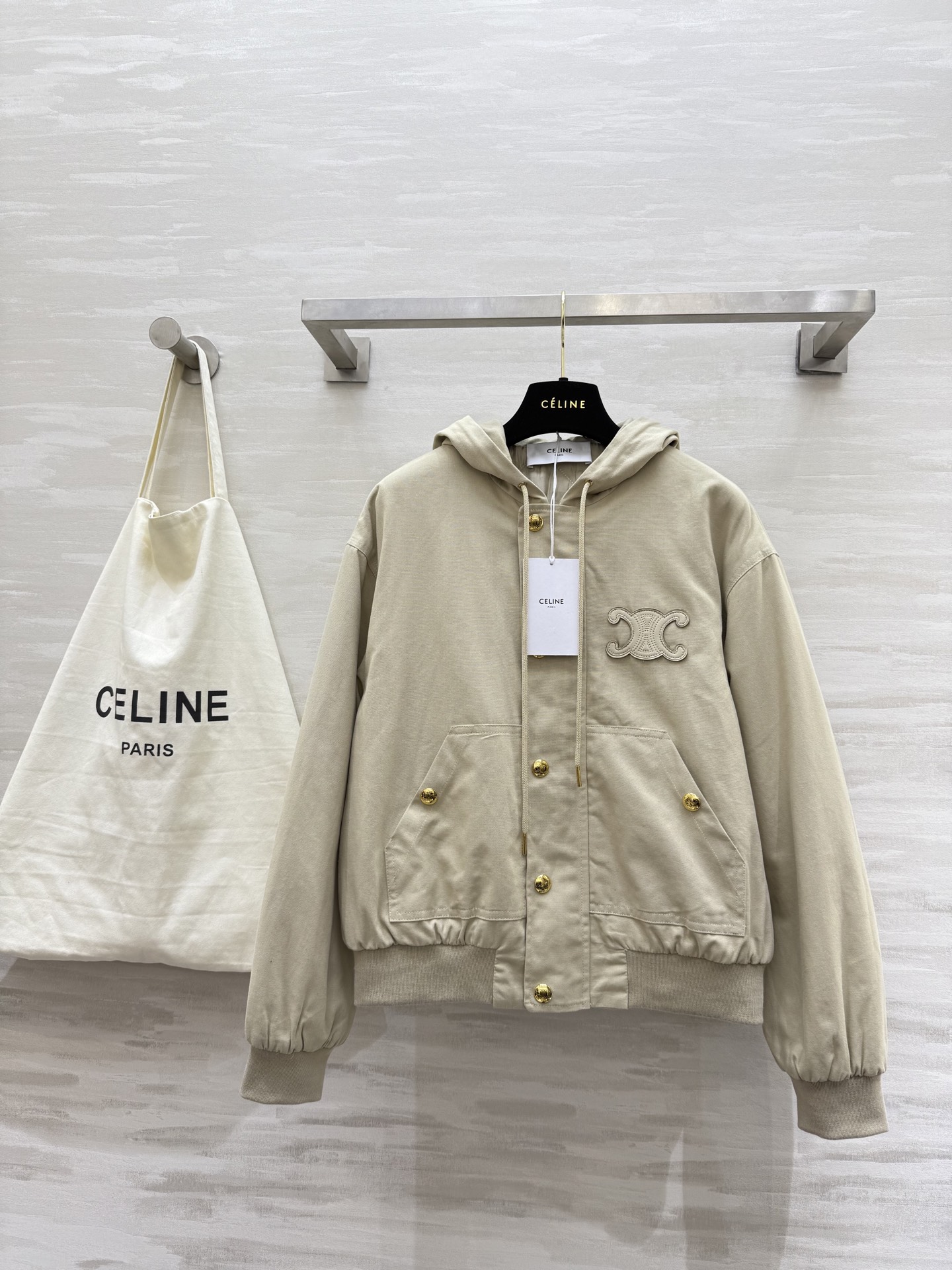 NO:689393,#Celin’s new hooded quilted jacket, high quality custom-made, available now, sizeS/M/L (S size bust 108, length 55), Celine-clothing, celine, celine, jackets & coats, hats,19860909#Celin新款 连帽夹棉棉服外套 高品质定制 现货首发sizeS/M/L（s码胸围108,衣长55）,赛琳-服装,celine,celine,jackets & coats,hats,,Women's clothing