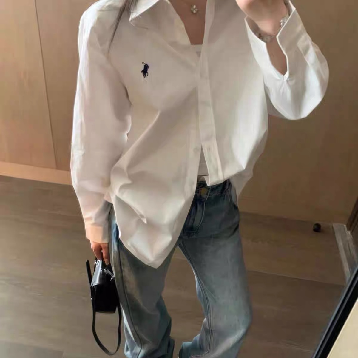 NO:687457,,,19860909,,,Women's clothing