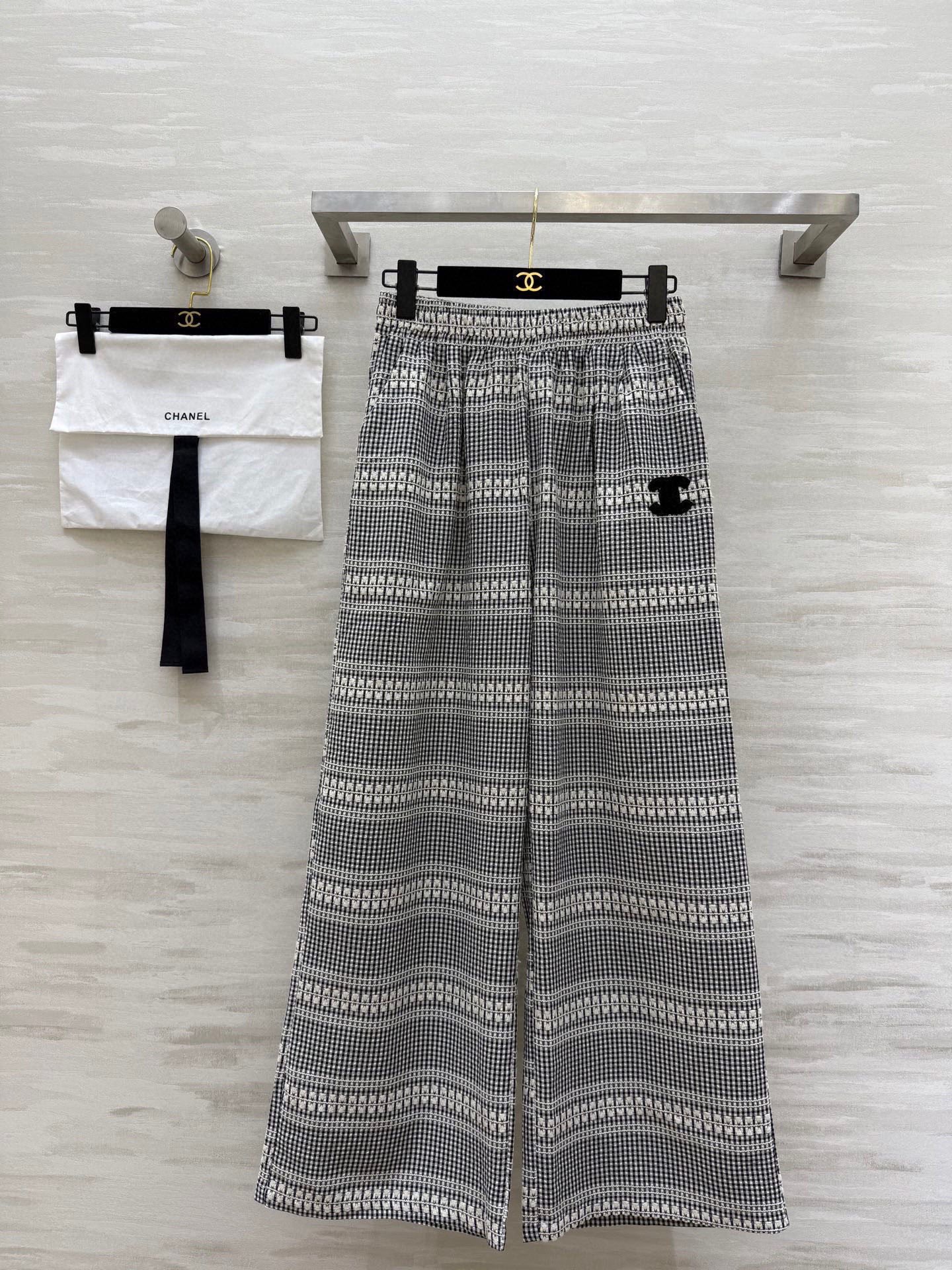 NO:689351,#Chane海岛丽丽 straight-leg casual pants, high-quality customization, available in stock, size 36/38/40 (size 38 elastic waist 66, length 102), Chanel-clothing, chanel, chanel,19860909#Chane海岛丽丽 直筒休闲裤 高品质定制 现货首发size36/38/40（38码弹力腰围66,衣长102）,香奈儿-服装,chanel,chanel,,Women's clothing