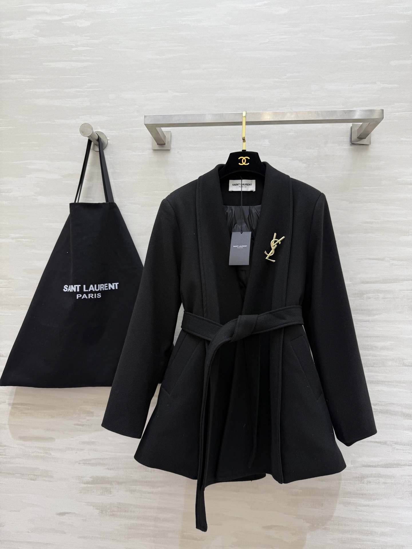 NO:689332,#ysl new wool down jacket with white duck down filling inside. High quality customization. Available now. SizeS/M/L/XL (M size shoulder width 39, bust 104, length 78), saint laurent-clothing, saint laurent, saint laurent, jackets & coats, down jacket,19860909#ysl新款 羊毛羽绒外套 内里白鸭绒填充 高品质定制 现货首发sizeS/M/L/XL（M码肩宽39,胸围104,衣长78）,圣罗兰-服装,saint laurent,saint laurent,jackets & coats,down jacket,,Women's clothing