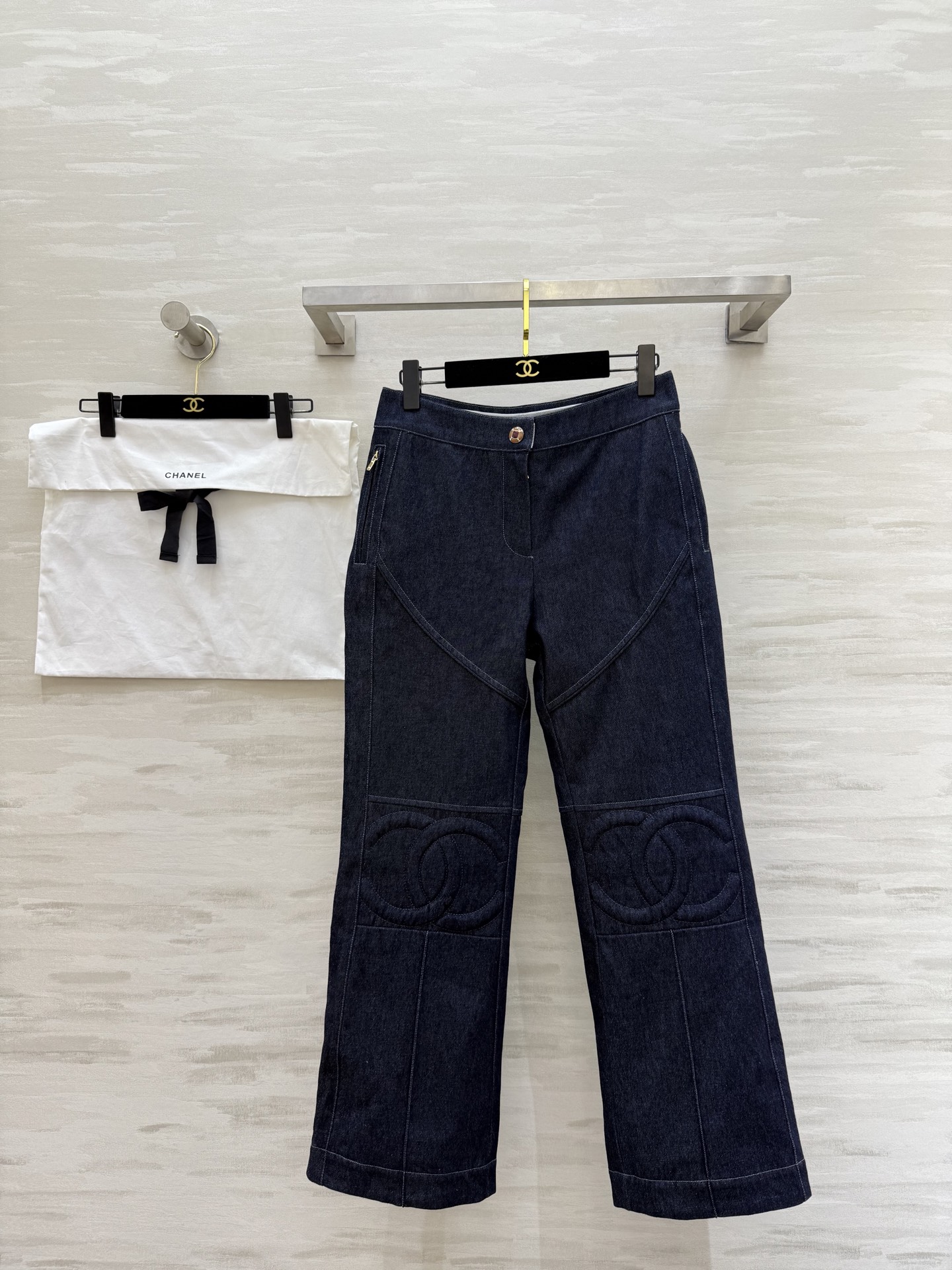 NO:689726,#Chane new style denim straight pants, high-quality customization, available now, size 36/38/40 (size 36 waist 70, hip 94, pants length 98), Chanel-clothing, chanel, chanel,19860909#Chane新款 牛仔直筒裤 高品质定制 现货首发size36/38/40（36码腰围70,臀围94,裤长98）,香奈儿-服装,chanel,chanel,,Women's clothing