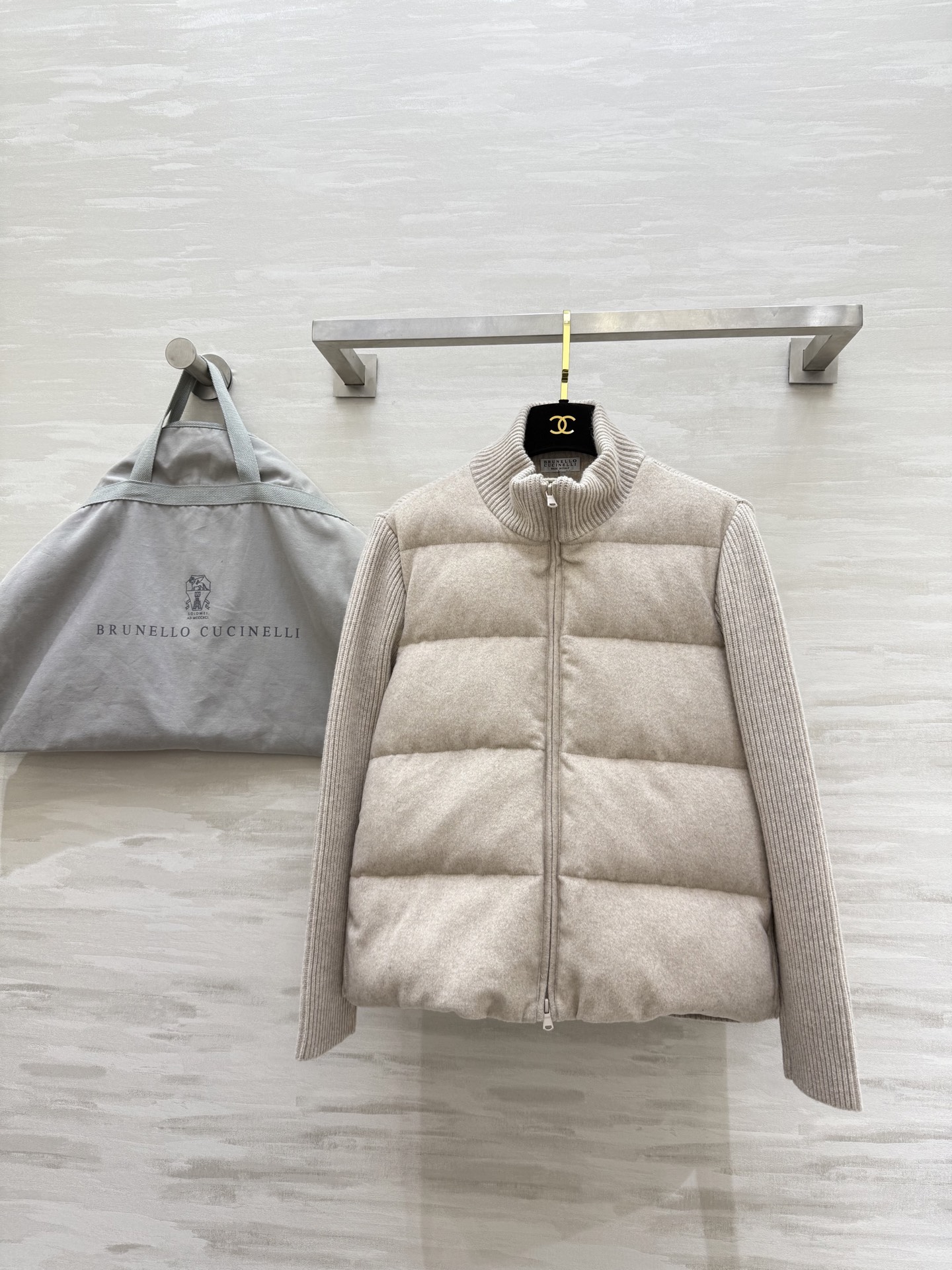 NO:689686,#Brunello Cucinell woolen goose down jacket. White goose down filling inside to keep warm. High quality customization. Available now. SizeS/M/L (S size shoulder width 42, bust 96, length 55), women's clothing, brunello cucinelli, jackets & coats,19860909#Brunello Cucinell羊毛呢鹅绒外套 内里白鹅绒填充轻薄保暖 高品质定制 现货首发sizeS/M/L（s码肩宽42,胸围96,衣长55）,女装,brunello cucinelli,jackets & coats,,Women's clothing