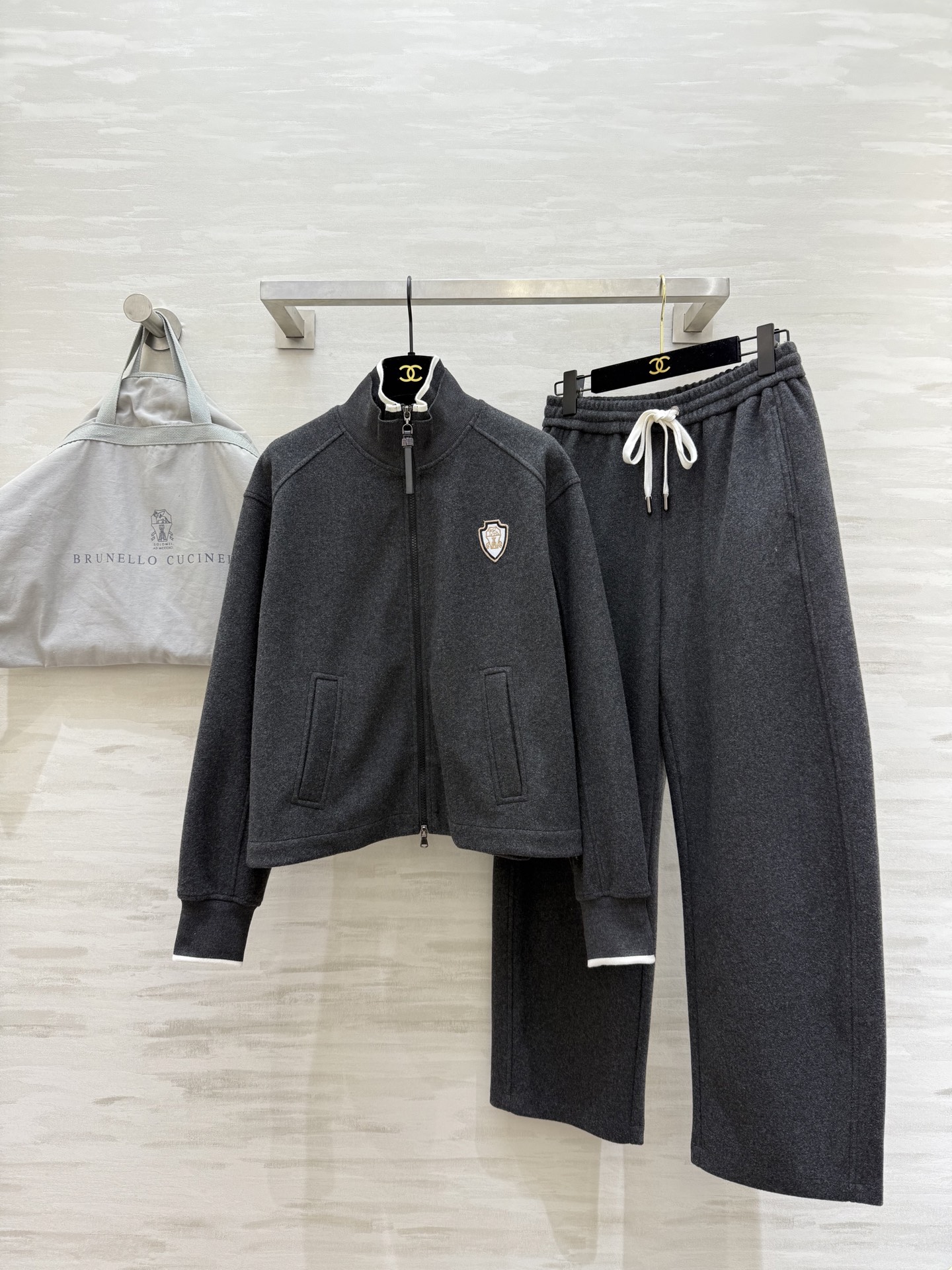 NO:689722,#Brunello Cucinell New Minimalist Old Money Style Casual Suit Sold Separately High-Quality Customized Available in stock first size S/M/L (S size jacket shoulder width 48, bust 116, length 55, pants waist 66, hip 102, trouser length 97) Jackets, pants, women's clothing, brunello cucinelli, jackets & coats,19860909#Brunello Cucinell新款 极简主义老钱风休闲套装 分开发售 高品质定制 现货首发sizeS/M/L（s码外套肩宽48,胸围116,衣长55,裤子腰围66,臀围102,裤长97）外套,裤子,女装,brunello cucinelli,jackets & coats,,Women's clothing