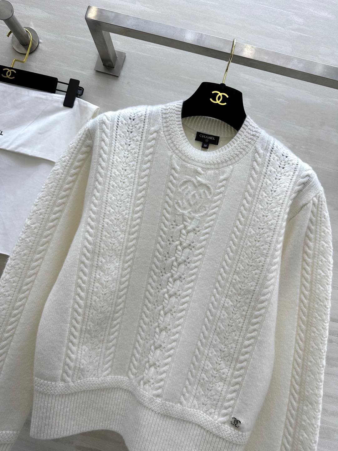 #Chane♡滑雪🏂🏻系列 锁链圆领长袖毛衣 羊绒混搭桑蚕丝 手感舒适度并存 原版开发 高品质 现货首发