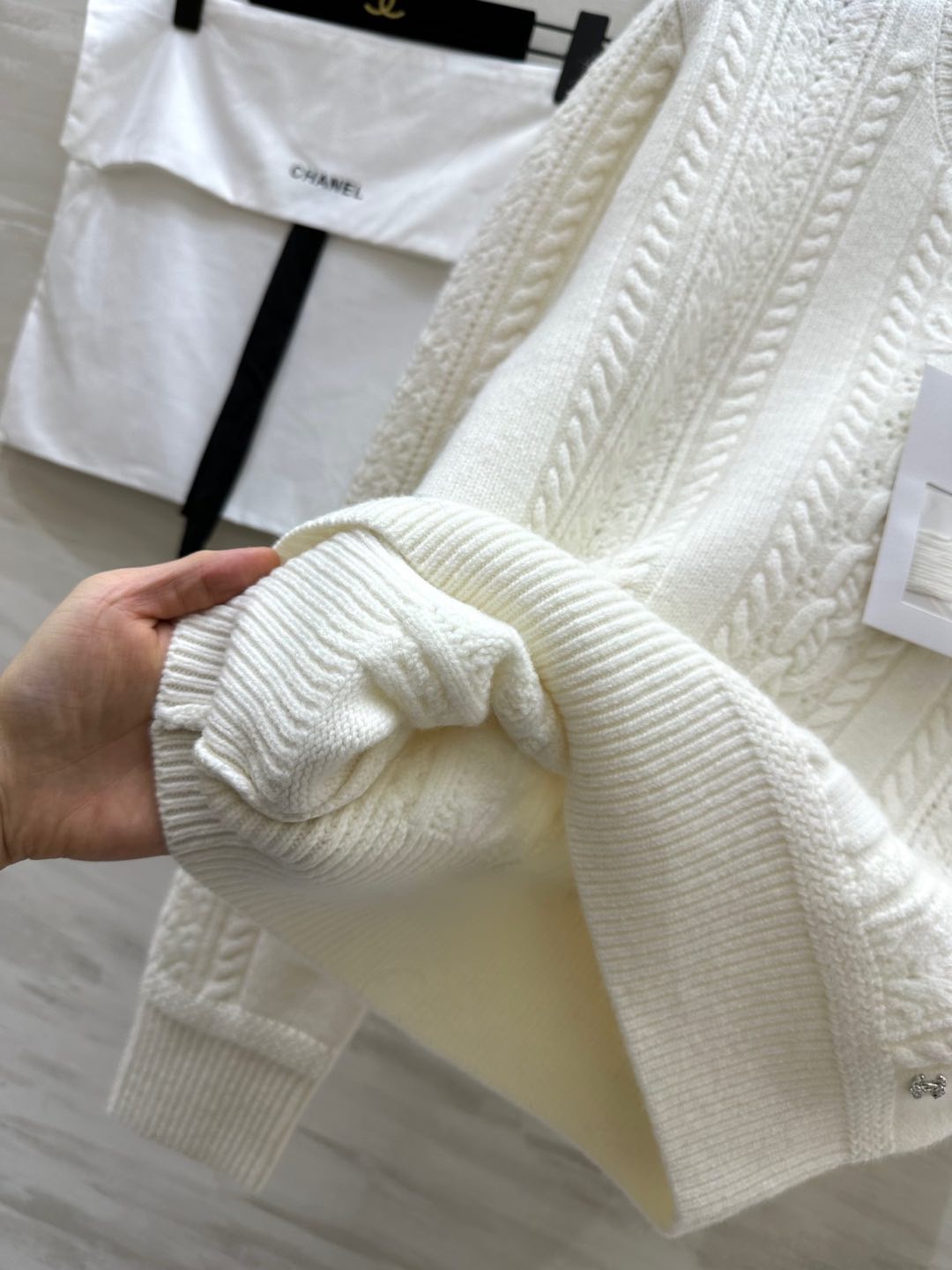 #Chane♡滑雪🏂🏻系列 锁链圆领长袖毛衣 羊绒混搭桑蚕丝 手感舒适度并存 原版开发 高品质 现货首发
