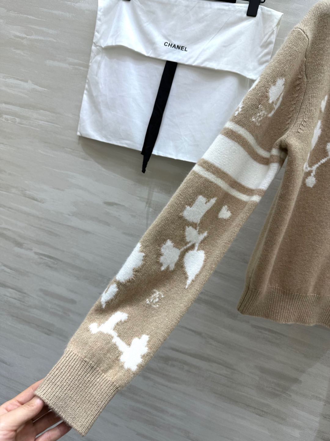 #Chane♡滑雪系列 高领花朵毛衣 羊绒桑蚕丝 保证手感和上身舒适度 圣诞新年配色 原版开发 高品质定