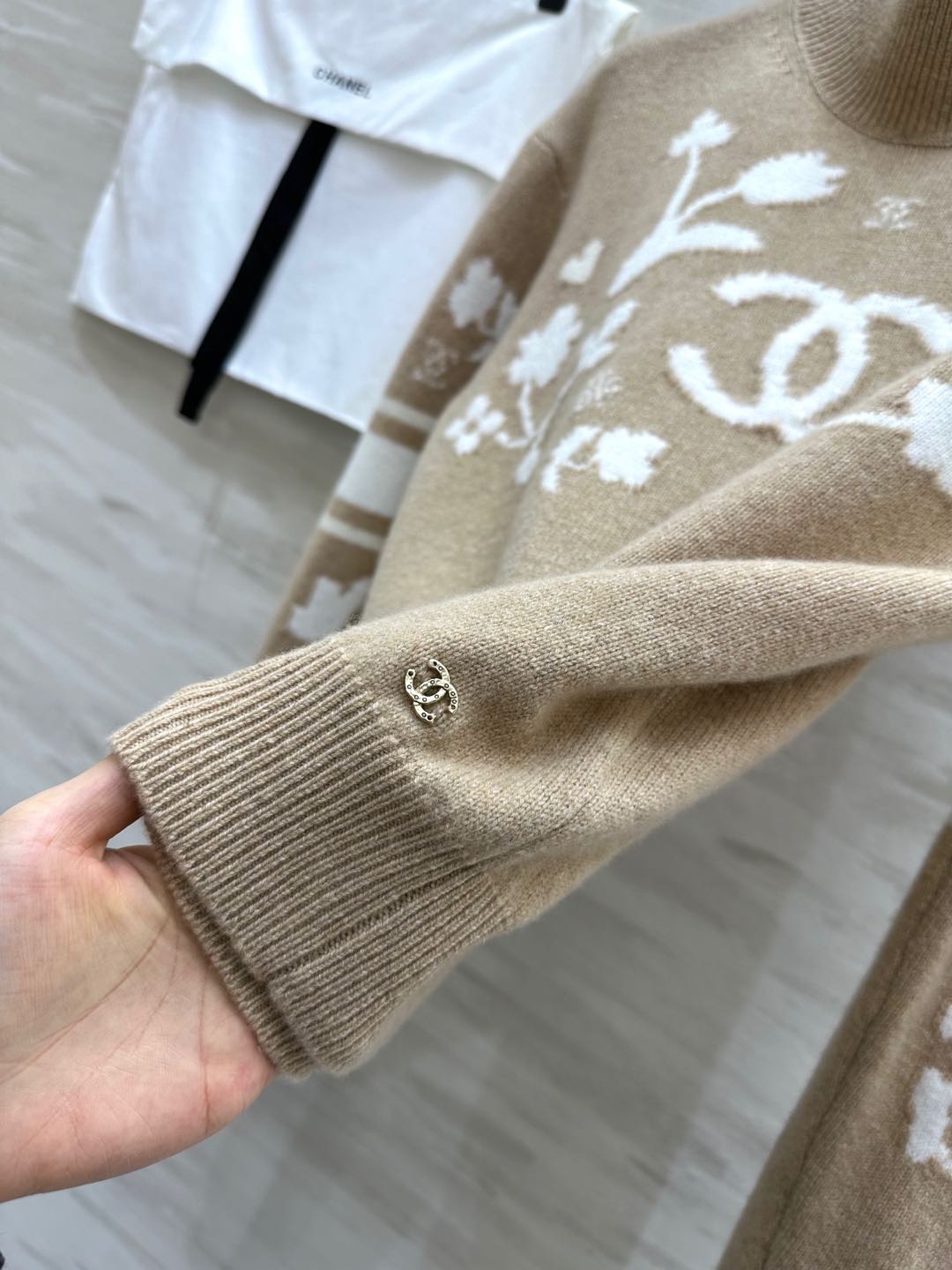 #Chane♡滑雪系列 高领花朵毛衣 羊绒桑蚕丝 保证手感和上身舒适度 圣诞新年配色 原版开发 高品质定