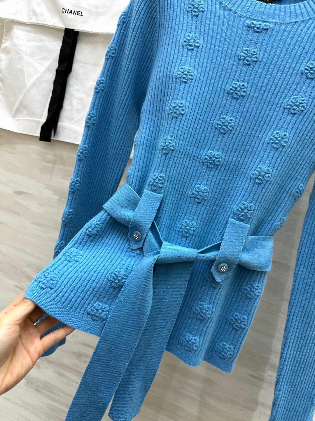 #Chane♡花朵浮雕腰带长袖毛衣 Jennie同款 羊绒+特种纱线 原版开发 高品质 现货首发size