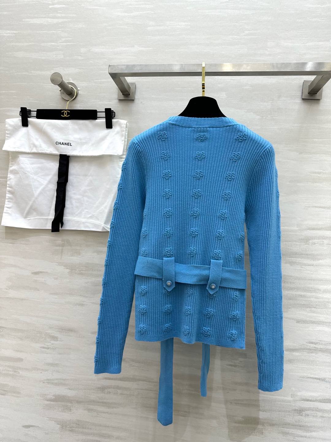 #Chane♡花朵浮雕腰带长袖毛衣 Jennie同款 羊绒+特种纱线 原版开发 高品质 现货首发size