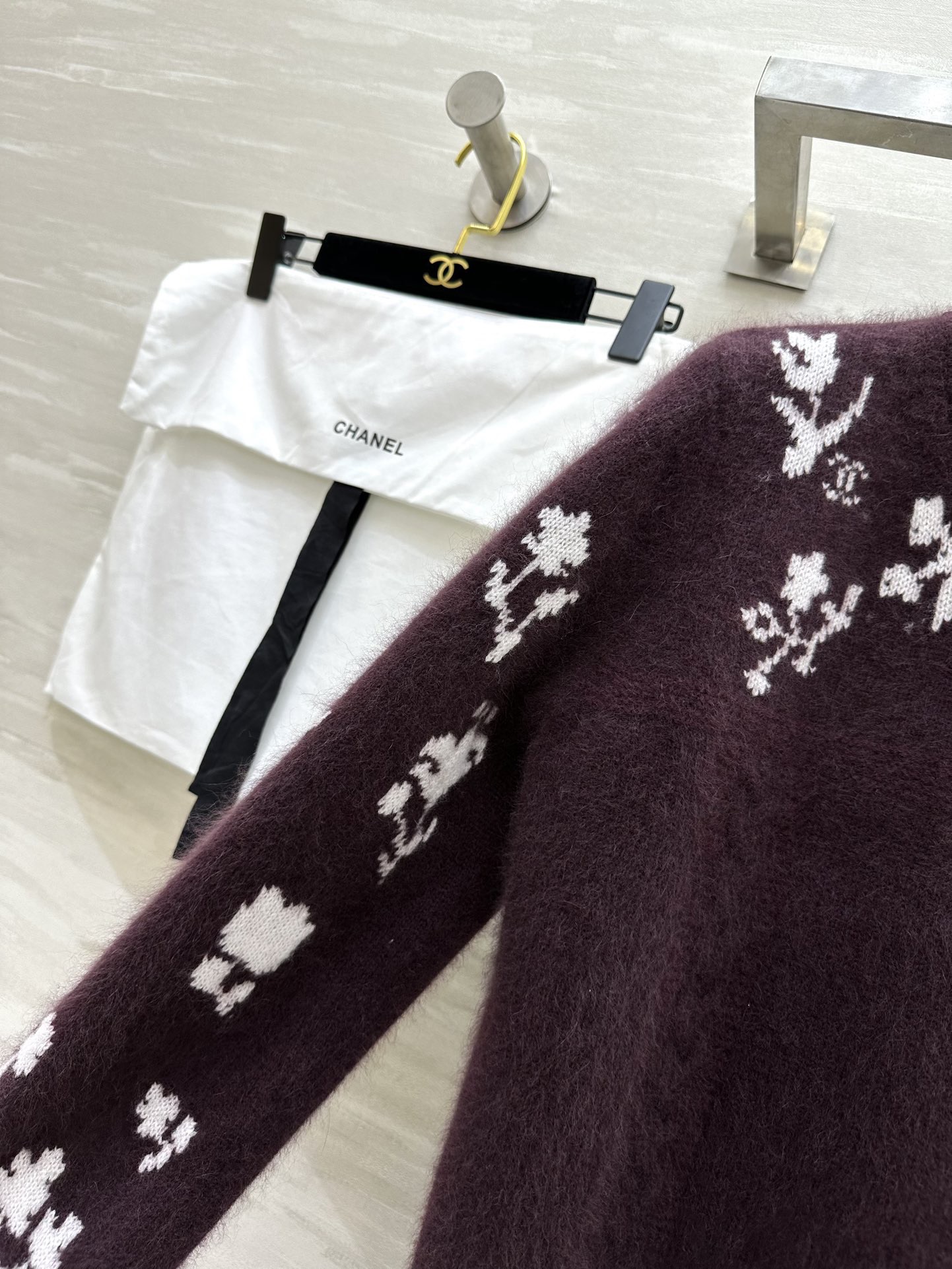 #Chane♡滑雪⛷️系列 花朵圆领长袖上衣 原版开发定制纱线🧶 羊绒桑蚕丝质地细腻柔软 高品质 现货首