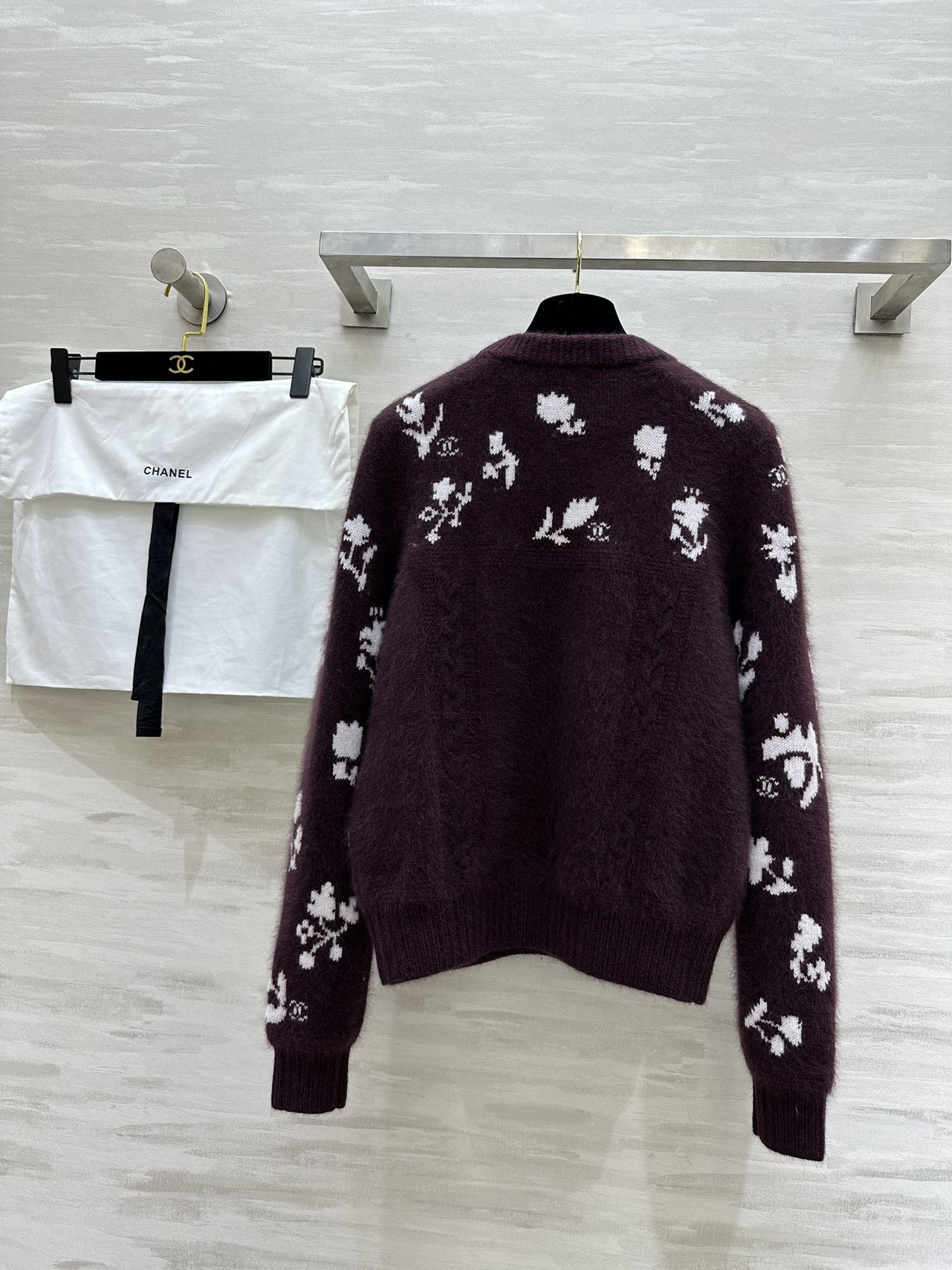 #Chane♡滑雪⛷️系列 花朵圆领长袖上衣 原版开发定制纱线🧶 羊绒桑蚕丝质地细腻柔软 高品质 现货首