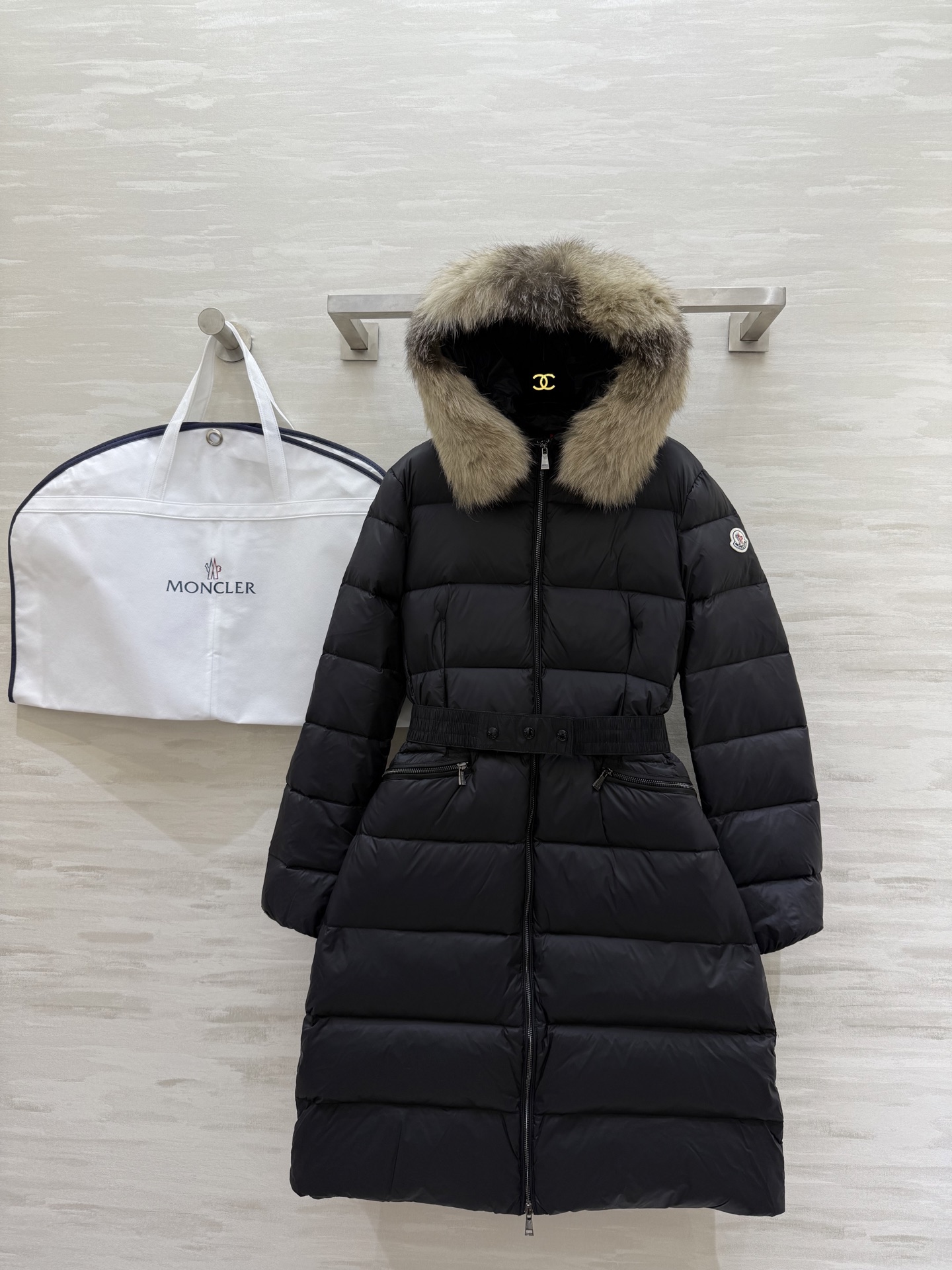 NO:689702,#Moncle New style black long waisted down jacket with white goose down filling inside. High quality customization. Available in stock first size 1/2/3/4 (,Moncler-clothing,Moncler,down jacket,19860909#Moncle 蒙口新款黑色长款收腰羽绒 内里白鹅绒填充 高品质定制 现货首发size1/2/3/4（,蒙口-服装,Moncler,down jacket,,Women's clothing