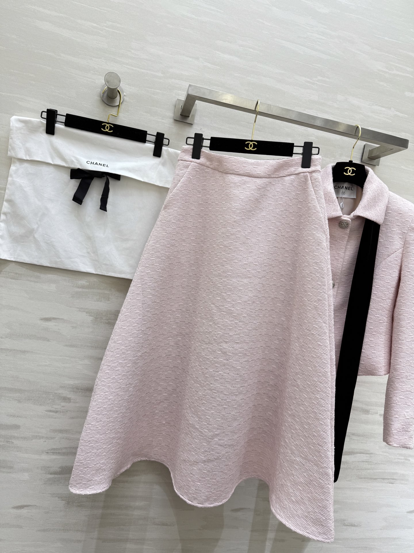 #Chane♡早春新款 千金名媛套装 短款外套+高腰半身裙 经典黑白配色 优雅复古气质满分 外套翻领设计