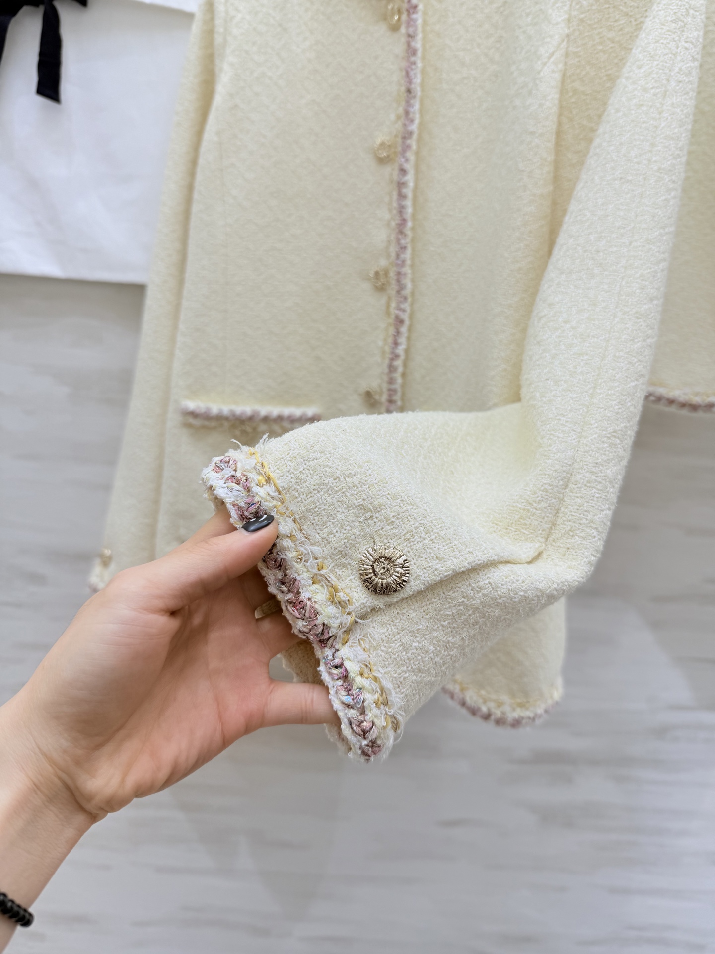 #Chane♡²⁶C早春度假系列⛱️ 将晨雾与暮光🌫️一同织进小香的粗花呢里~重工浪漫主义必入 分开发售