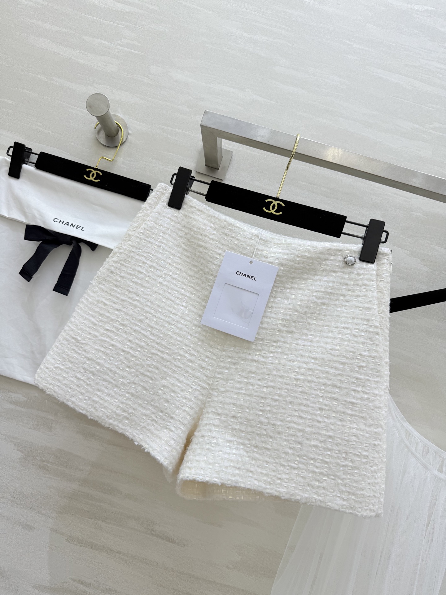 #Chane♡²⁶高级手工坊系列 两件套花呢短裤 外层网纱点缀优雅高级 定制亮片花呢面料精致奢华 高品质