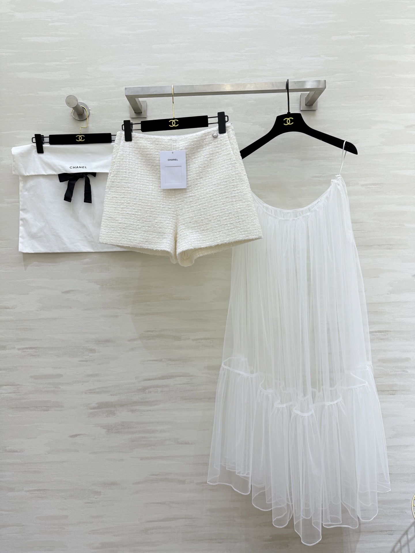 #Chane♡²⁶高级手工坊系列 两件套花呢短裤 外层网纱点缀优雅高级 定制亮片花呢面料精致奢华 高品质