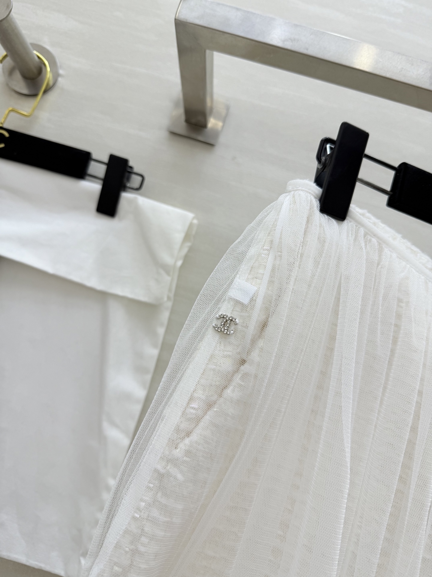 #Chane♡²⁶高级手工坊系列 两件套花呢短裤 外层网纱点缀优雅高级 定制亮片花呢面料精致奢华 高品质