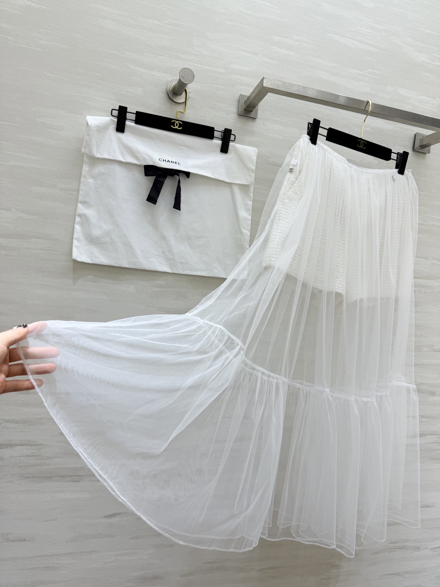 #Chane♡²⁶高级手工坊系列 两件套花呢短裤 外层网纱点缀优雅高级 定制亮片花呢面料精致奢华 高品质