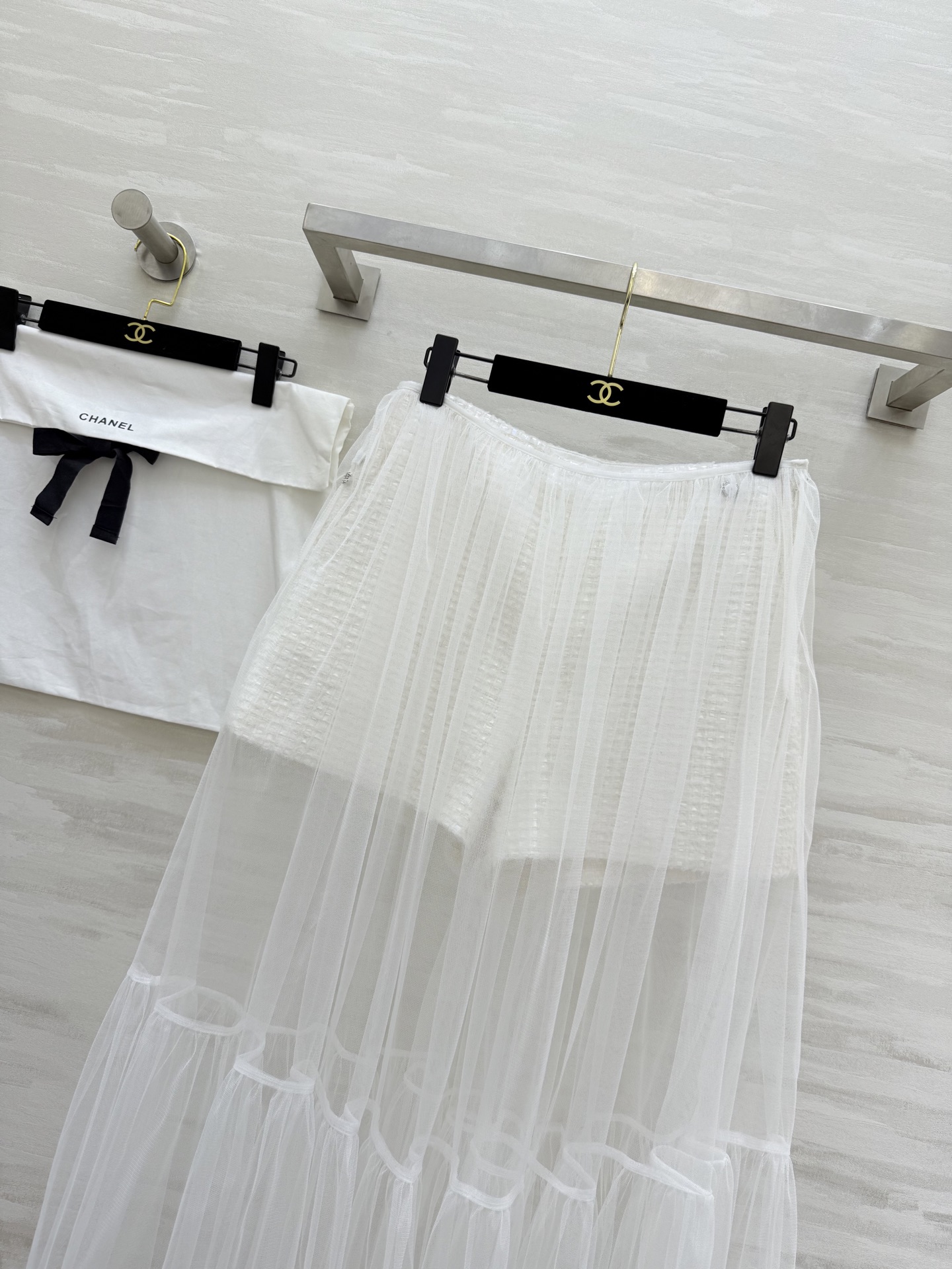 #Chane♡²⁶高级手工坊系列 两件套花呢短裤 外层网纱点缀优雅高级 定制亮片花呢面料精致奢华 高品质