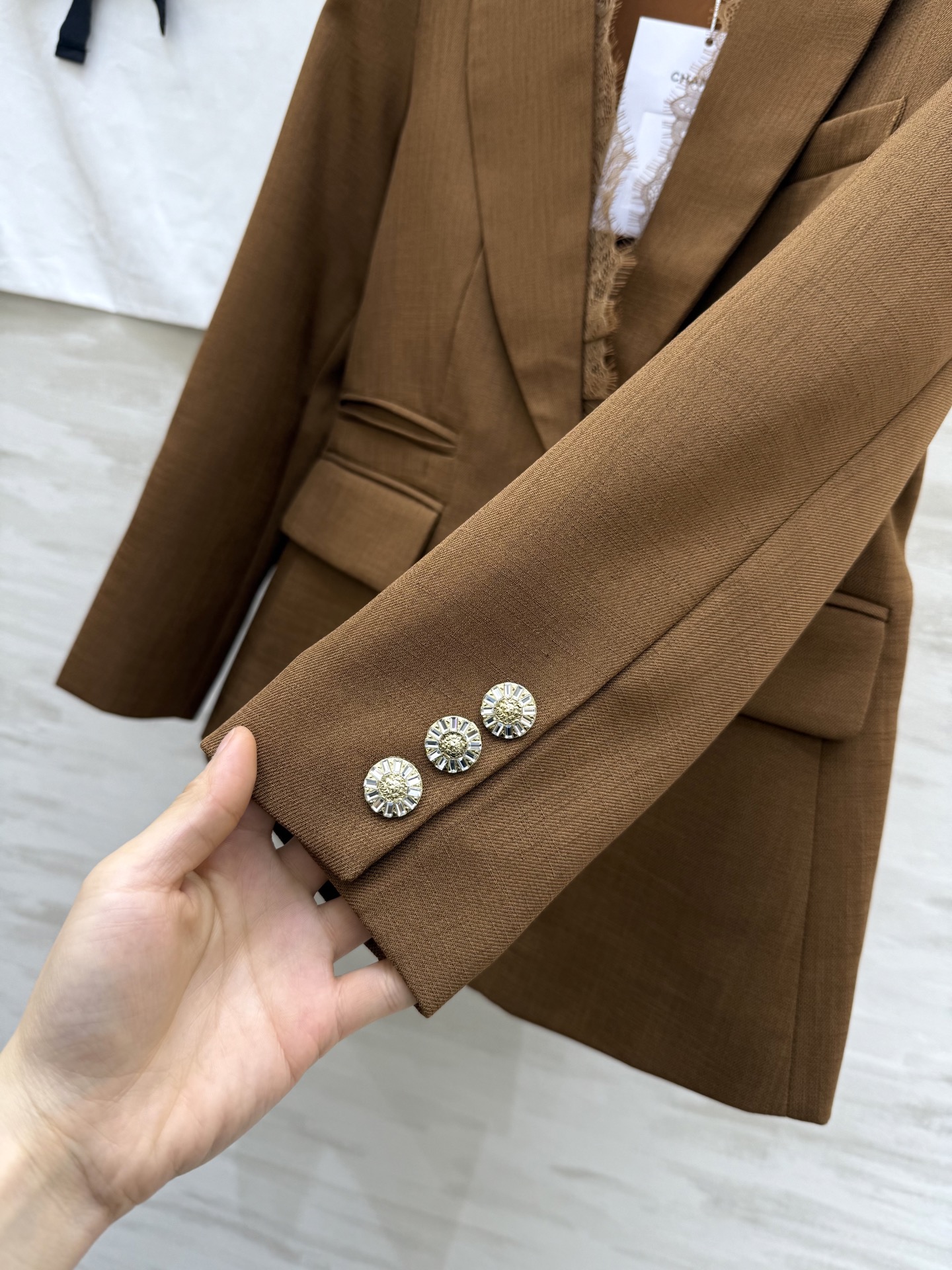 #Chane♡²⁶蕾丝拼接西装外套 定制醋酸亚麻面料 高品质定制 现货首发size：S/M/L/XL（s
