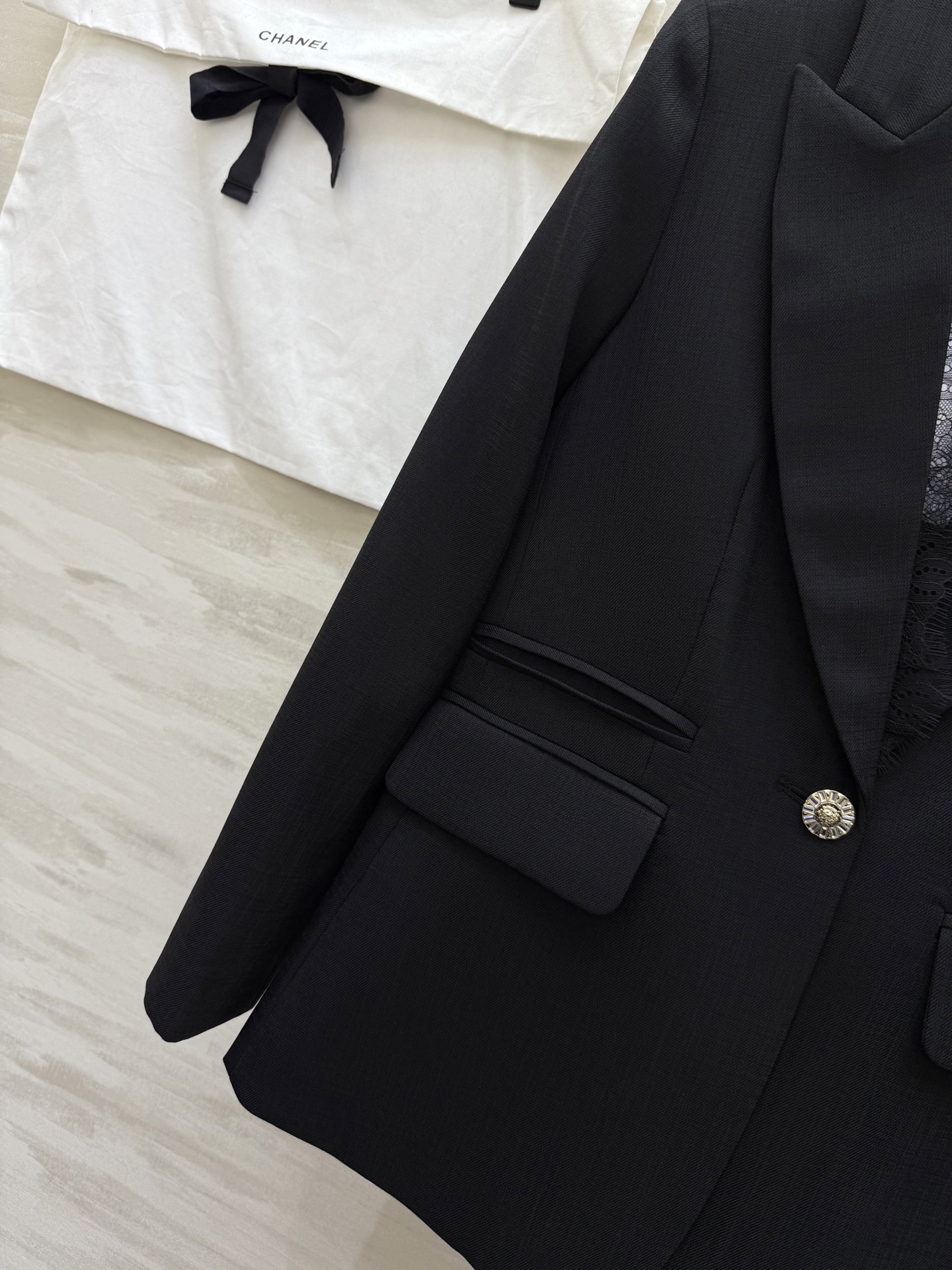 #Chane♡²⁶蕾丝拼接西装外套 定制醋酸亚麻面料 高品质定制 现货首发size：S/M/L/XL（s