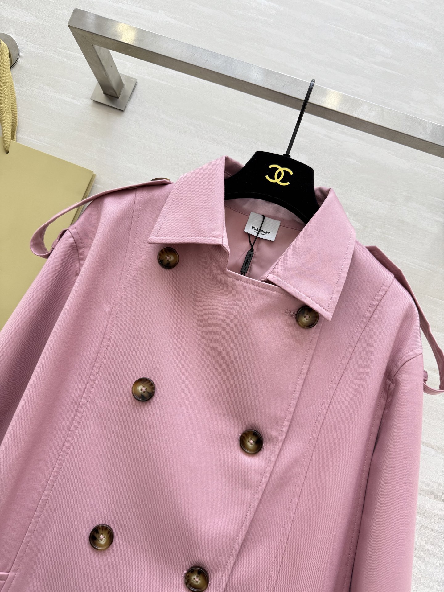 #Burberr♡²⁶新款 斗篷式风衣外套 高品质定制 现货首发size：S/M/L/XL（M码肩宽：4