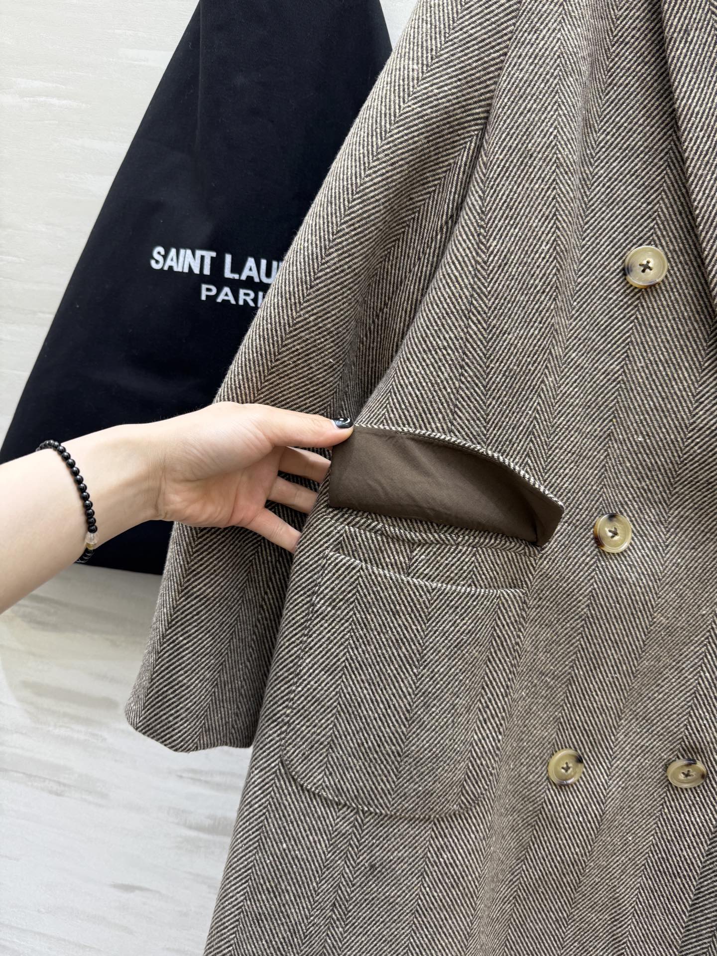 #ysl²⁶新款 羊毛斜纹大衣套装 摩登大气 高品质定制 现货首发size：S/M/L/XL（M码肩宽：