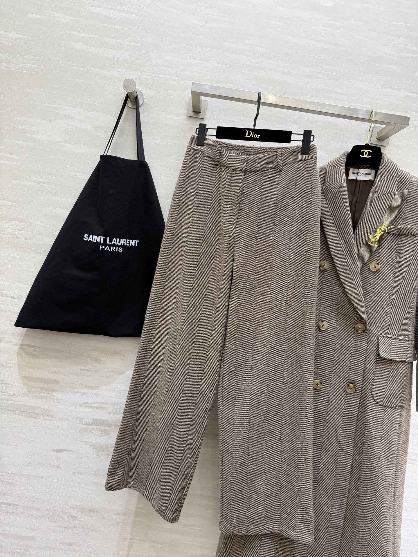 #ysl²⁶新款 羊毛斜纹大衣套装 摩登大气 高品质定制 现货首发size：S/M/L/XL（M码肩宽：