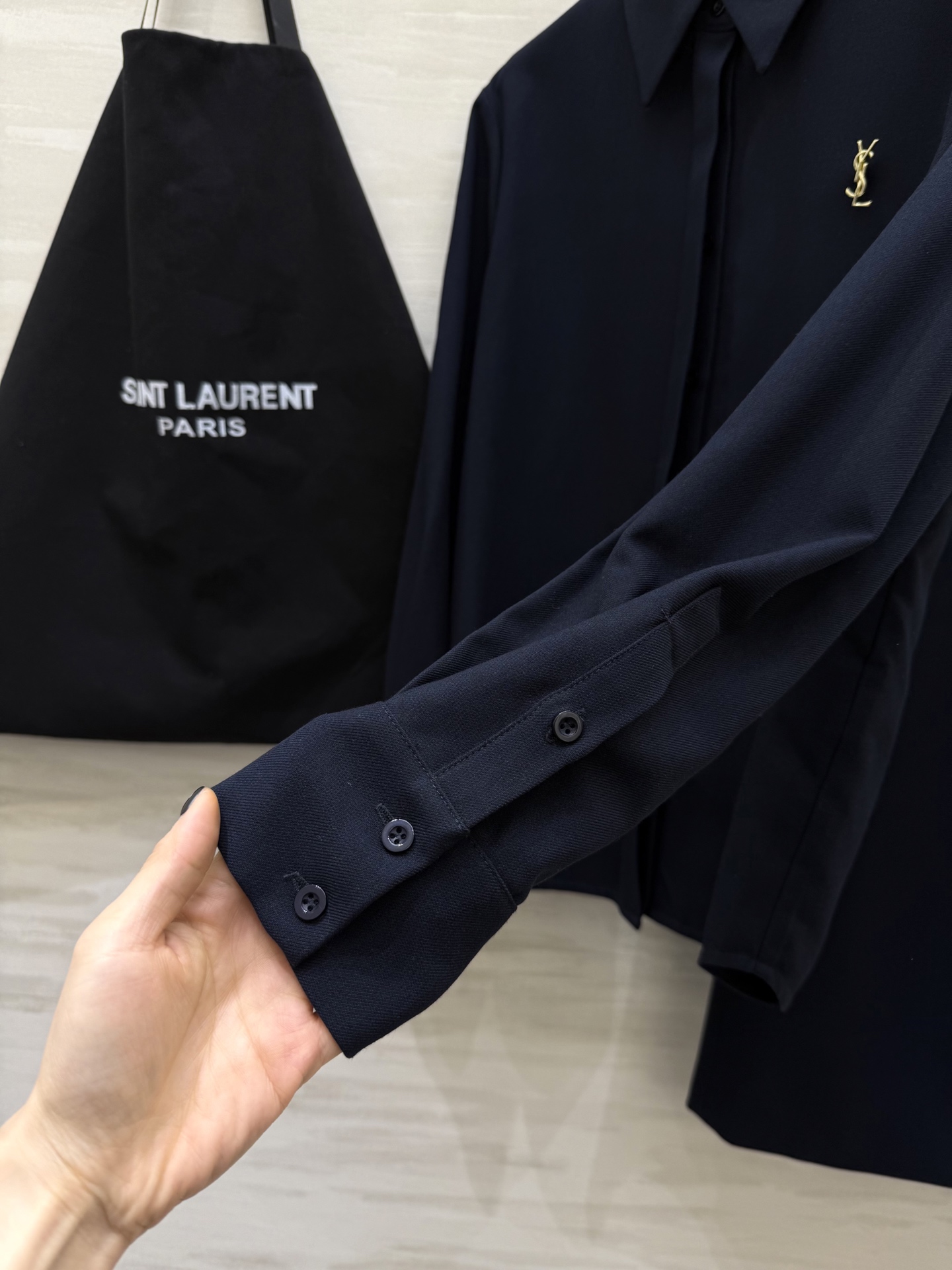 #ysl²⁶新款 衬衣➕半身裙套装 大气气质 高品质定制 现货首发size：S/M/L/XL（M码肩宽：