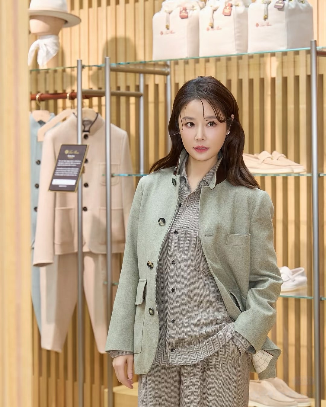 NO:700997,,women's clothing,19860909,女装,,Women's clothing