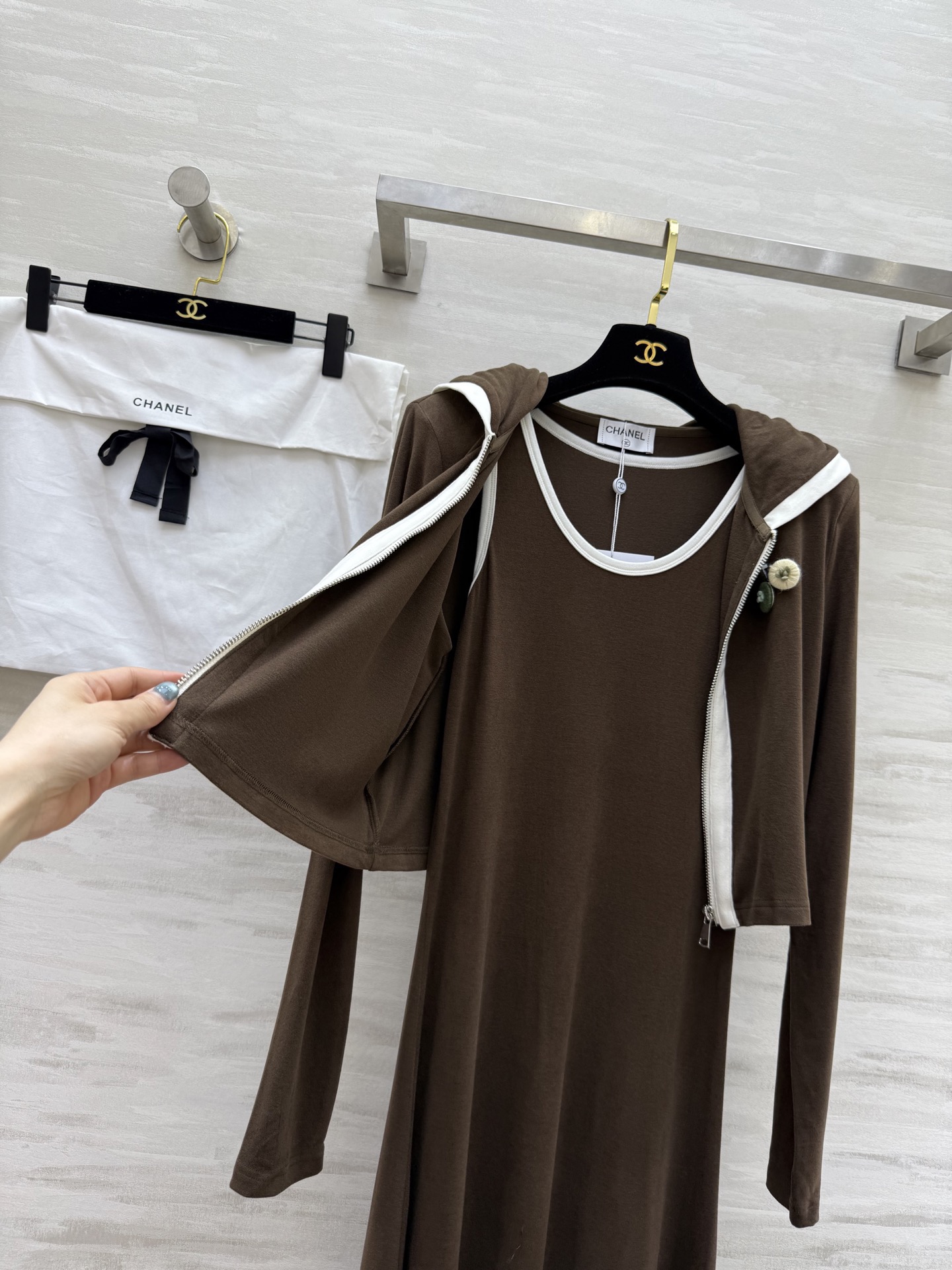 #Chane♡连帽外套➕背心长裙两件套羊毛套装 背心长裙修身显瘦 定制羊毛混纺面料亲肤舒适 高品质定制 