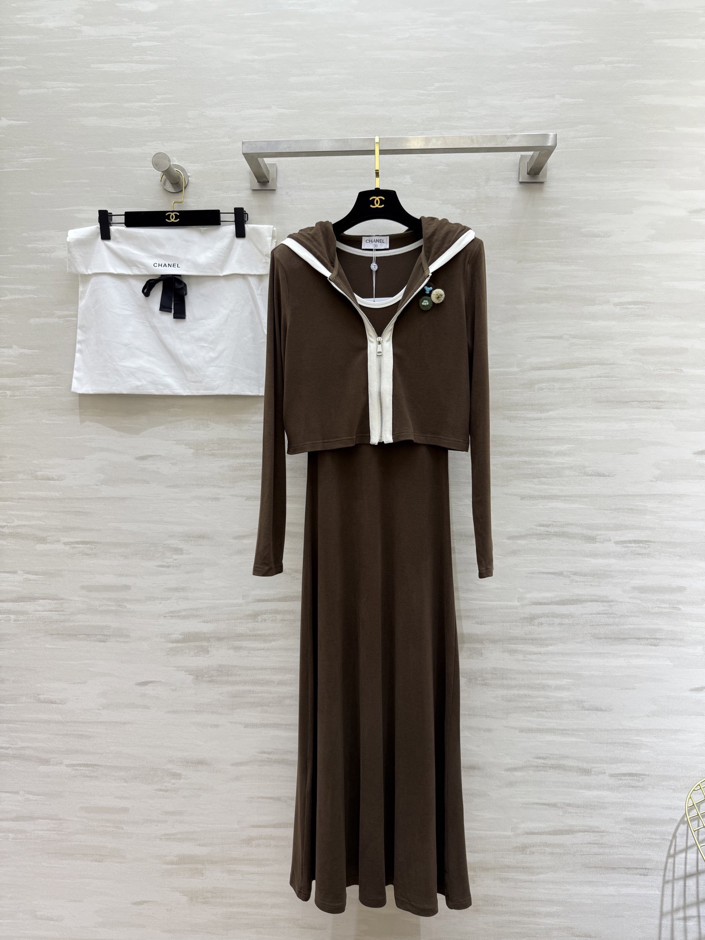 #Chane♡连帽外套➕背心长裙两件套羊毛套装 背心长裙修身显瘦 定制羊毛混纺面料亲肤舒适 高品质定制 