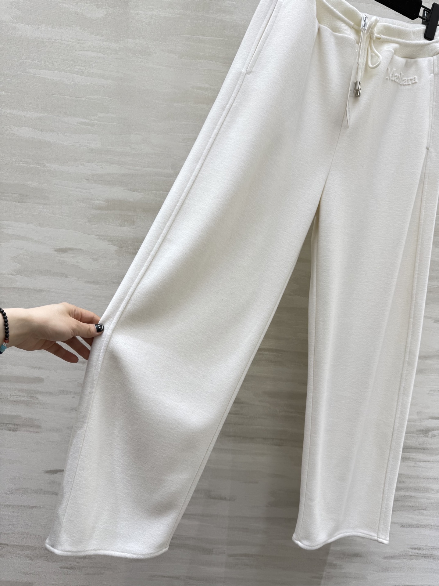 #MaxMar♡²⁶新款 松紧腰立体休闲裤 字母logo浮雕印花设计 立体剪裁裤型休闲高级 高品质定制 