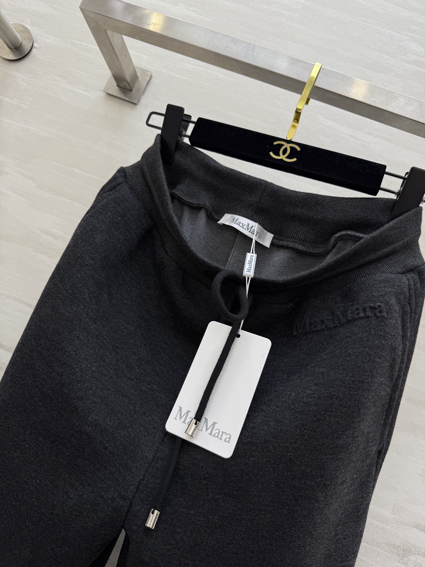 #MaxMar♡²⁶新款 松紧腰立体休闲裤 字母logo浮雕印花设计 立体剪裁裤型休闲高级 高品质定制 