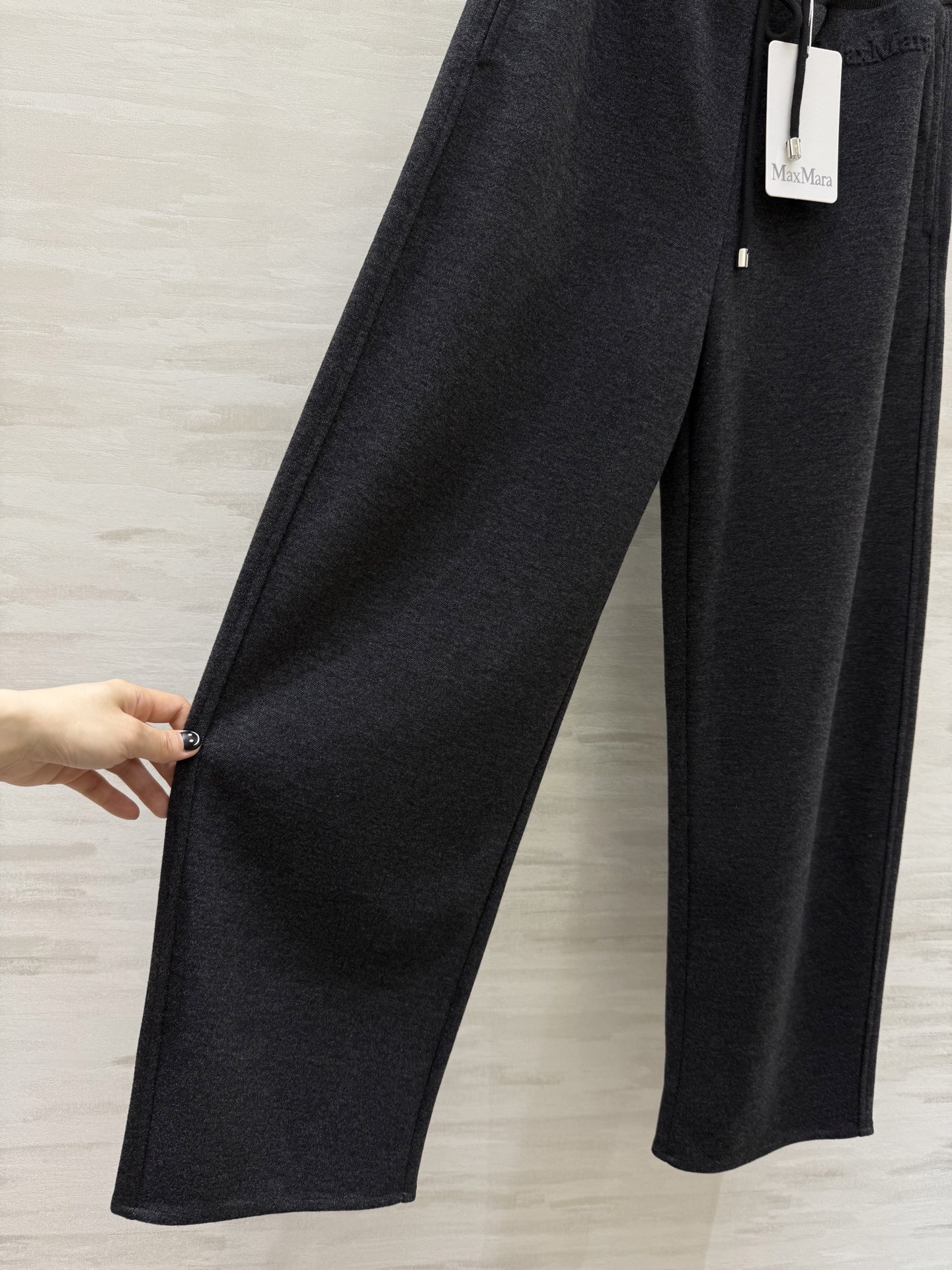 #MaxMar♡²⁶新款 松紧腰立体休闲裤 字母logo浮雕印花设计 立体剪裁裤型休闲高级 高品质定制 