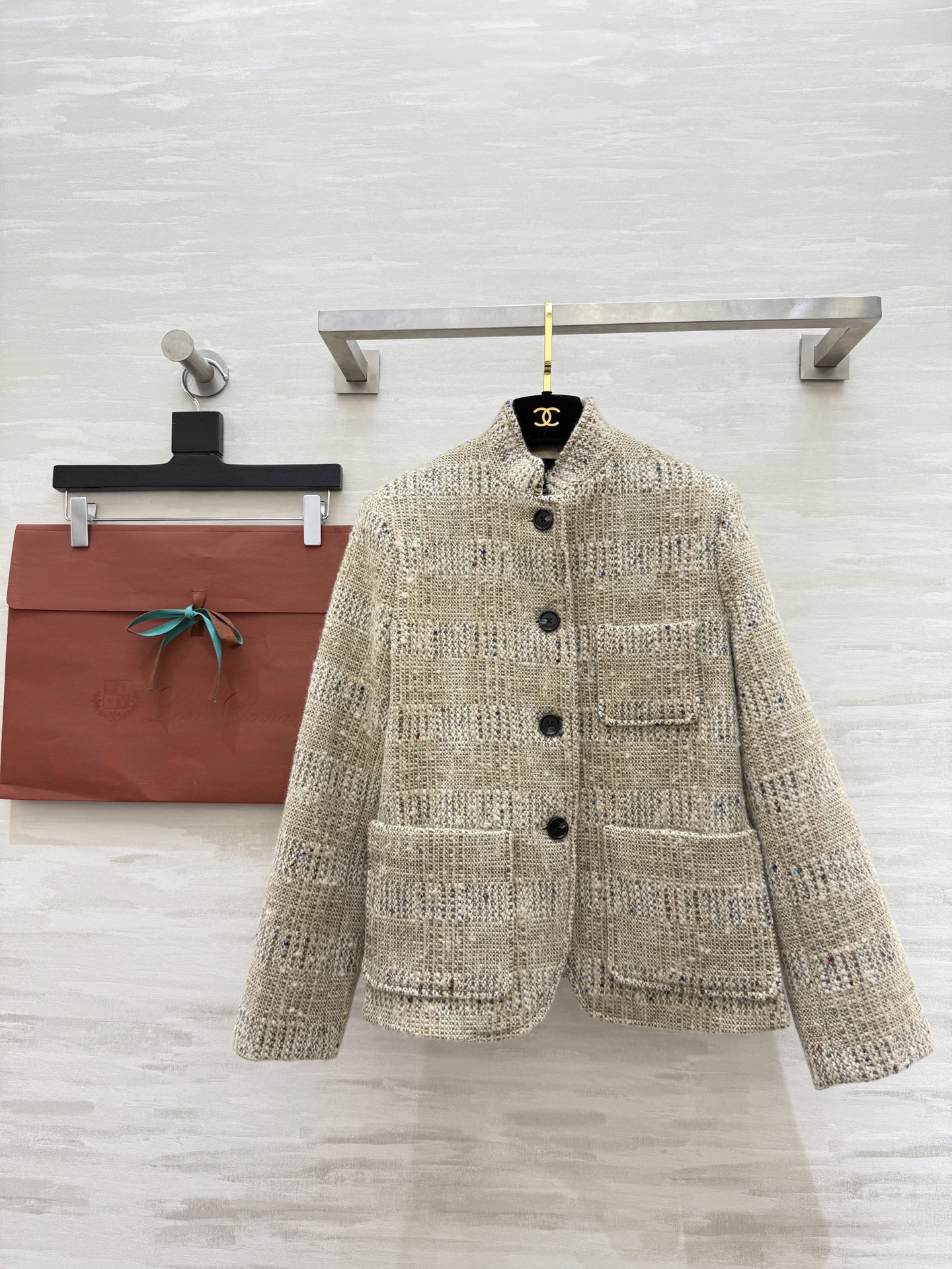 NO:700957,#Loropian New Alpaca Blended Tweed Jacket High Quality Customized Ready Available First SizeS/M/L (S Size Shoulder Width 37, Bust 90, Clothes Length 57), Women's Clothing, loro piana, jackets & coats,19860909#Loropian新款 羊驼毛混纺粗花呢外套 高品质定制 现货首发sizeS/M/L（s码肩宽37,胸围90,衣长57）,女装,loro piana,jackets & coats,,Women's clothing