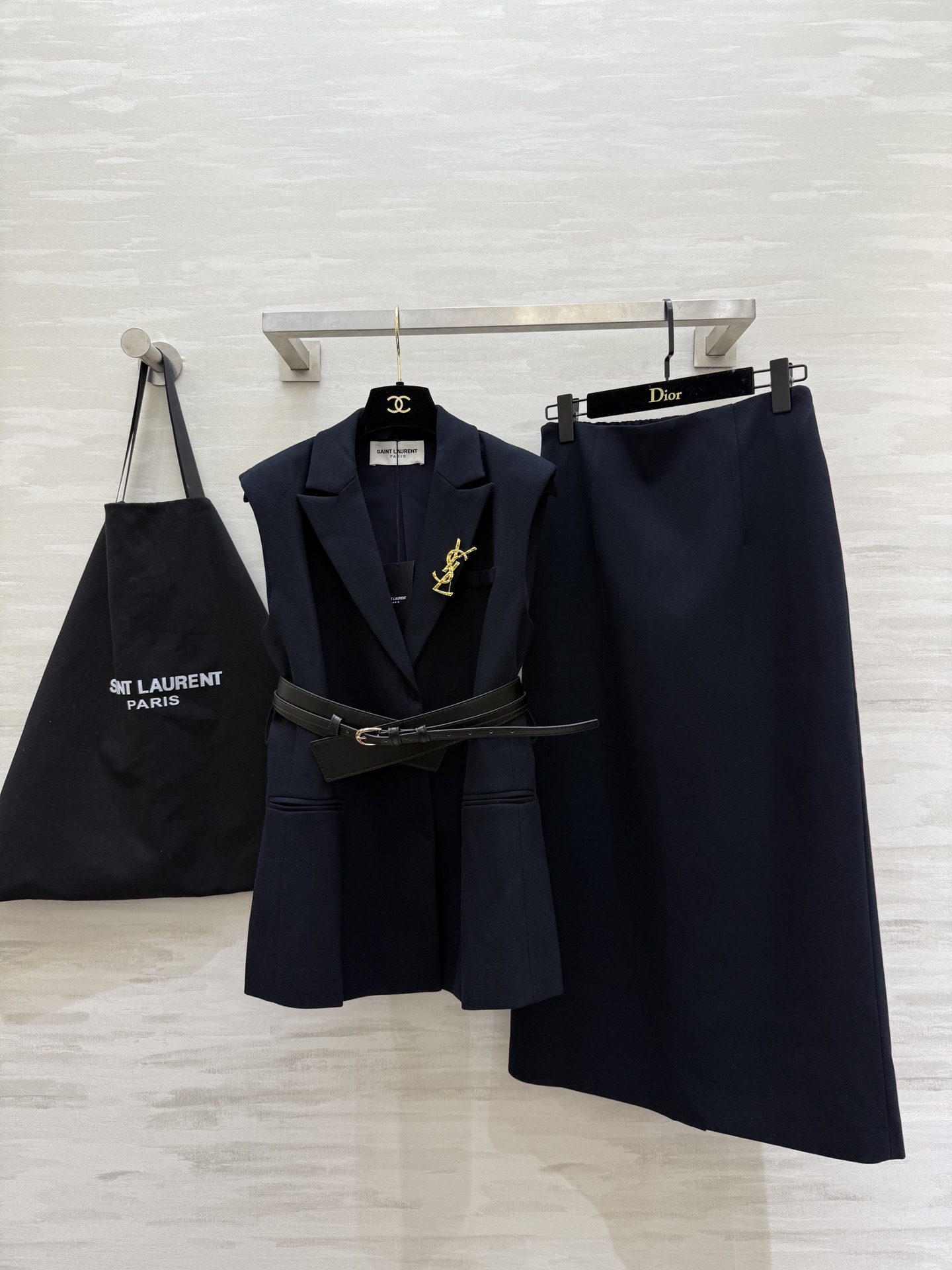 NO:700968,#ysl new style vest-style suit skirt with belt to tighten the waist to make you look slimmer. High-quality customization. Available now. SizeS/M/L/XL (S size bust 92, length 68, skirt waist 68, length 85), saint laurent-clothing, saint laurent, saint laurent, skirts,19860909#ysl新款 马甲式套装裙 配送腰带收腰显瘦 高品质定制 现货首发sizeS/M/L/XL（s码胸围92,衣长68,半裙腰围68,衣长85）,圣罗兰-服装,saint laurent,saint laurent,skirts,,Women's clothing