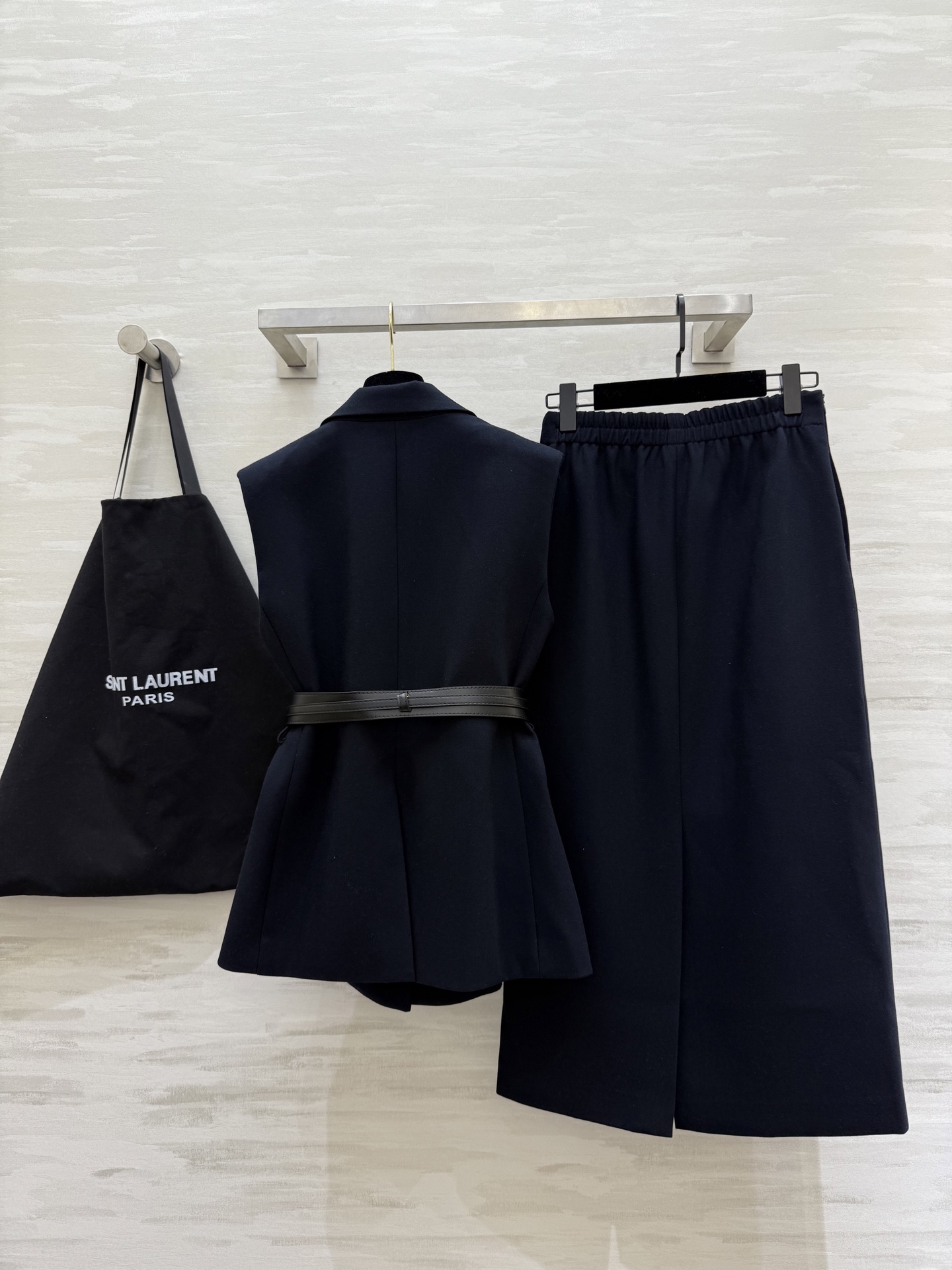 #ysl²⁶新款 马甲式套装裙 配送腰带收腰显瘦 高品质定制 现货首发size：S/M/L/XL（s码胸