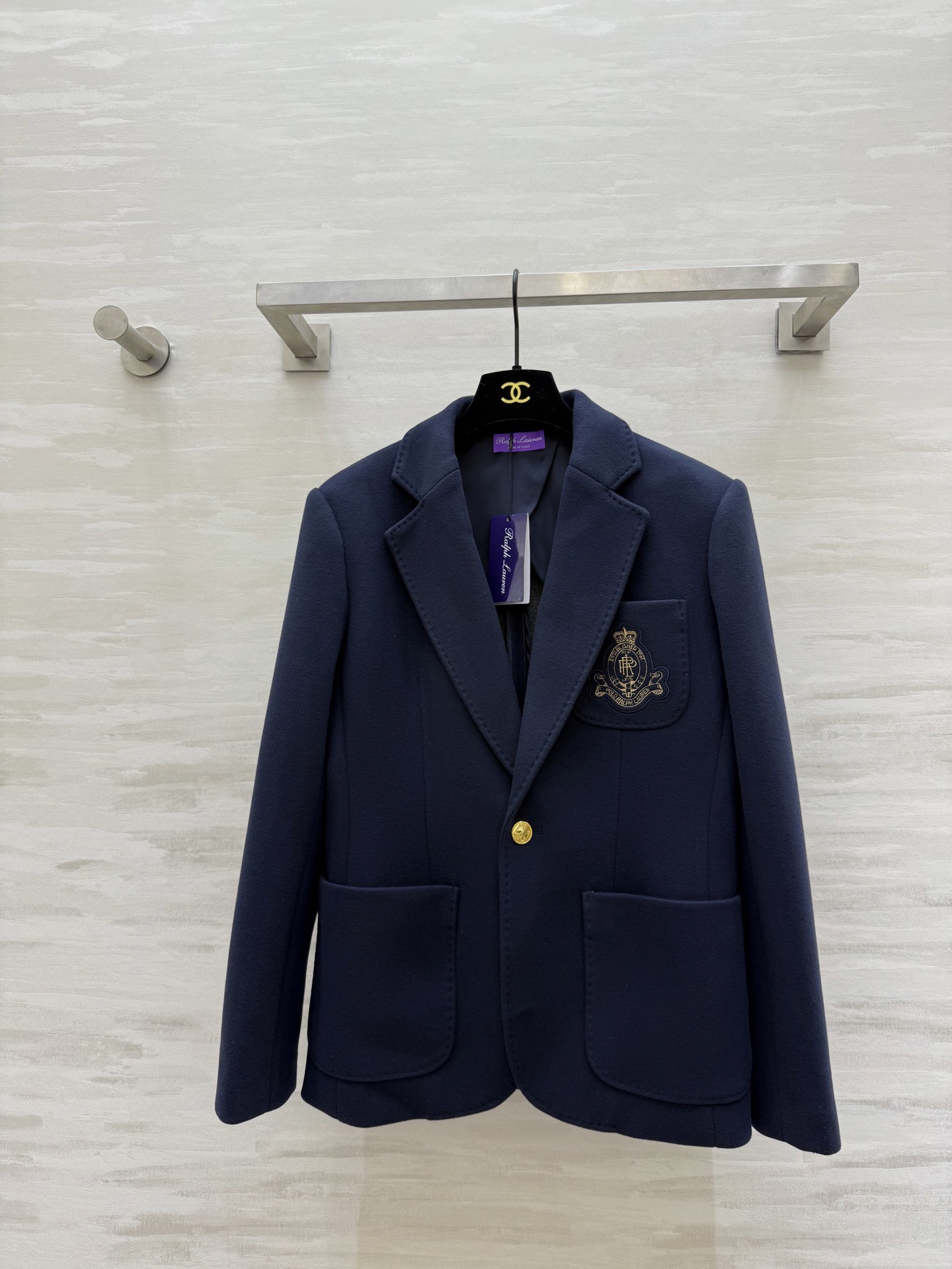 NO:709084,#Ralph Laure purple label series early spring new style college style suit jacket, high quality customization, ready for sale, sizeS/M/L (S size bust 94, length 66),,loro piana,jackets & coats,business suit,19860909#Ralph Laure紫标系列 早春新款 学院风西装外套 高品质定制 现货首发sizeS/M/L（s码胸围94,衣长66）,,loro piana,jackets & coats,business suit,,Women's clothing