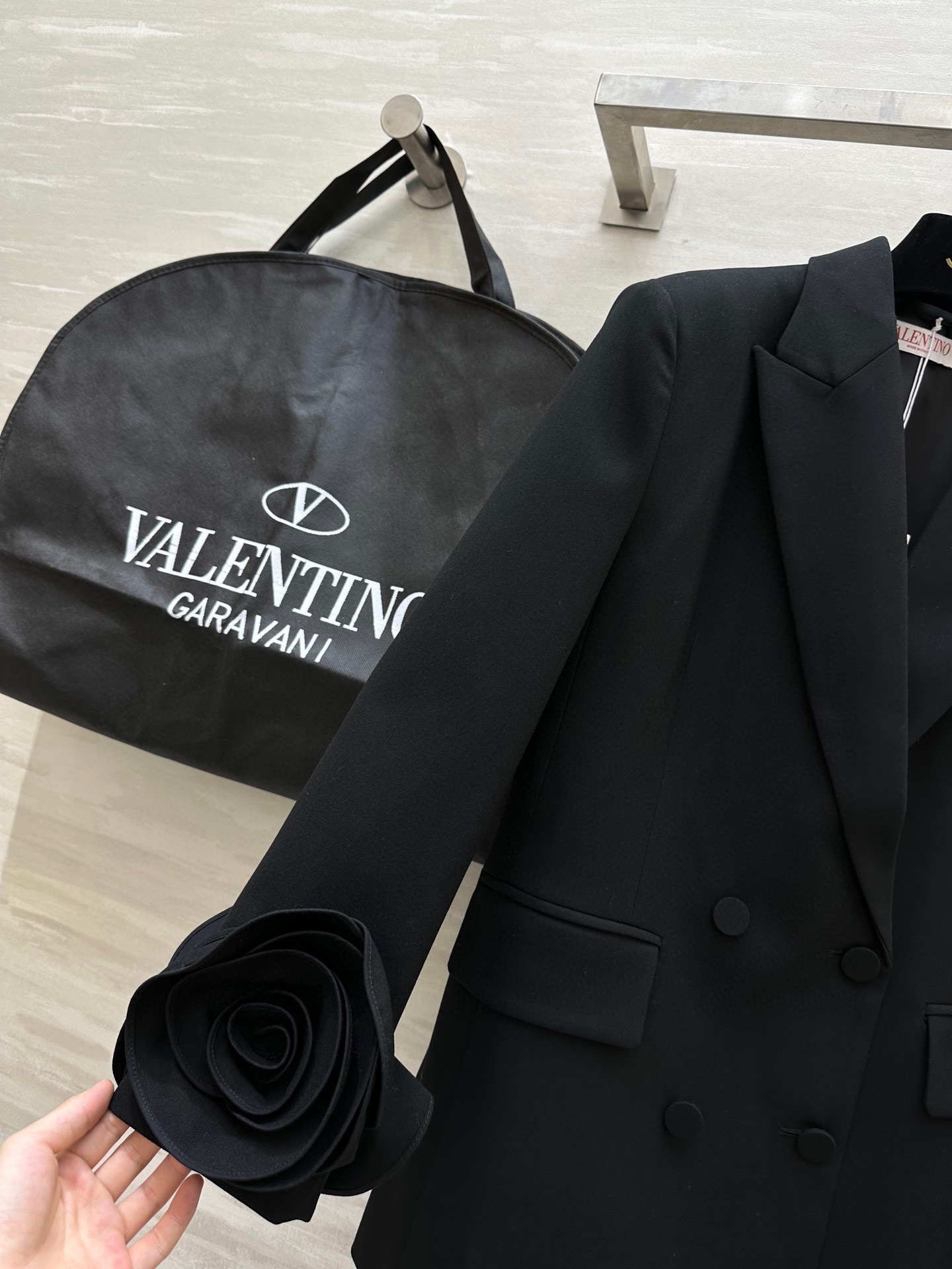 #Valentin♡新款 纯手工立体花朵 羊毛西装外套 重工手工立体玫瑰花袖 设计又甜又酷 重工艺定制黑