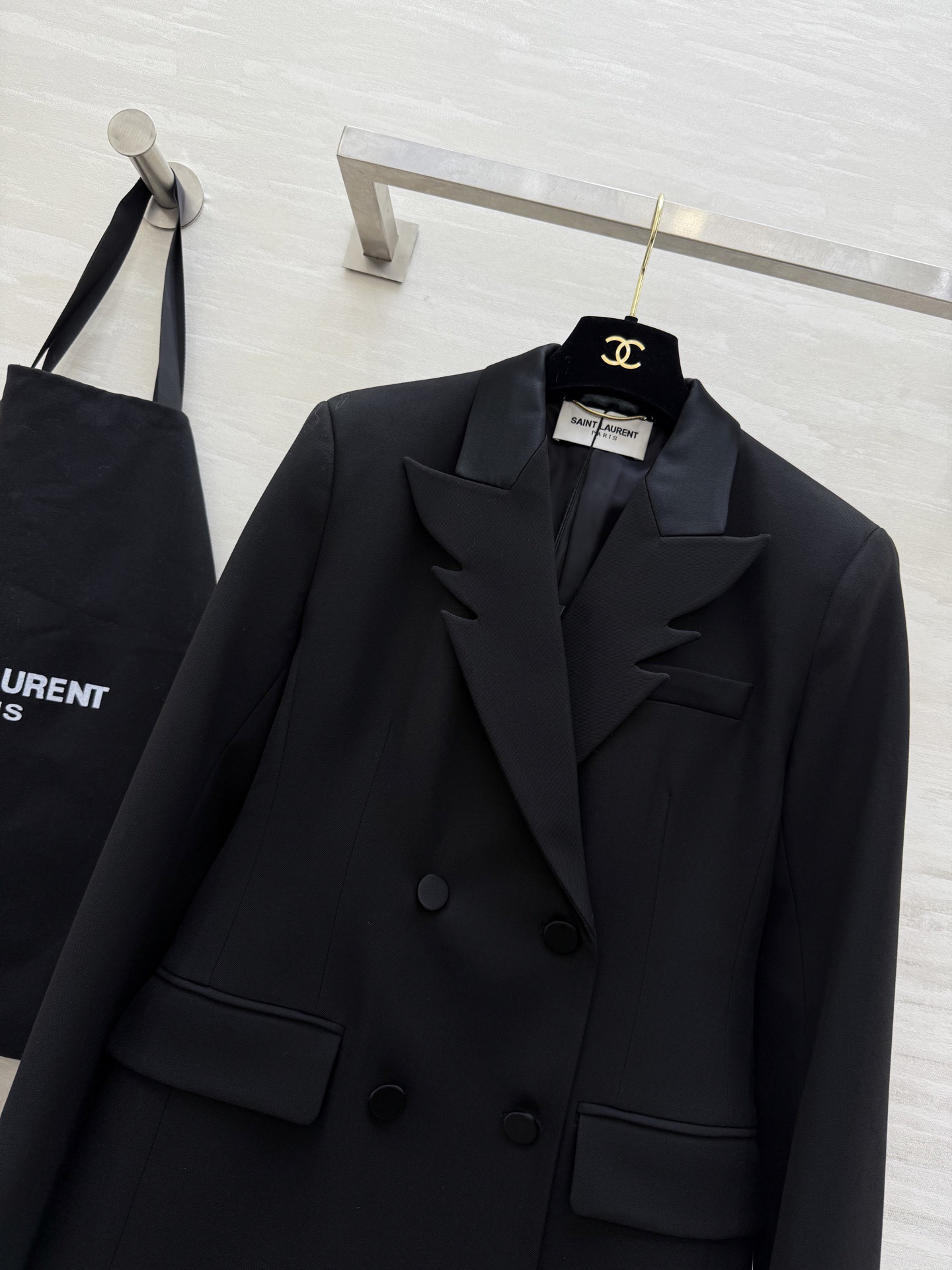 𝙎𝙖𝙞𝙣𝙩 𝙡𝙖𝙪𝙧𝙚𝙣♡²⁶早春新款吸烟装式 新演绎翅膀领西装外套 飒爽帅气 摩登时髦 高品质定制 现