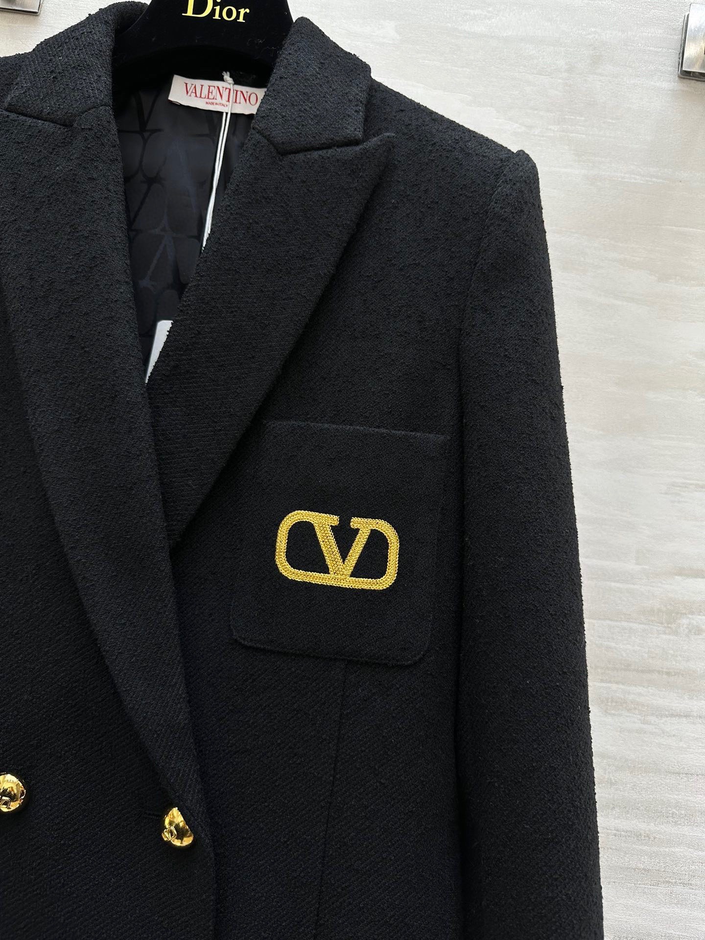 #Valentin♡新款 金线字母logo刺绣西装外套 定制颗粒感羊毛面料 内里字母提花 休闲时髦又有高