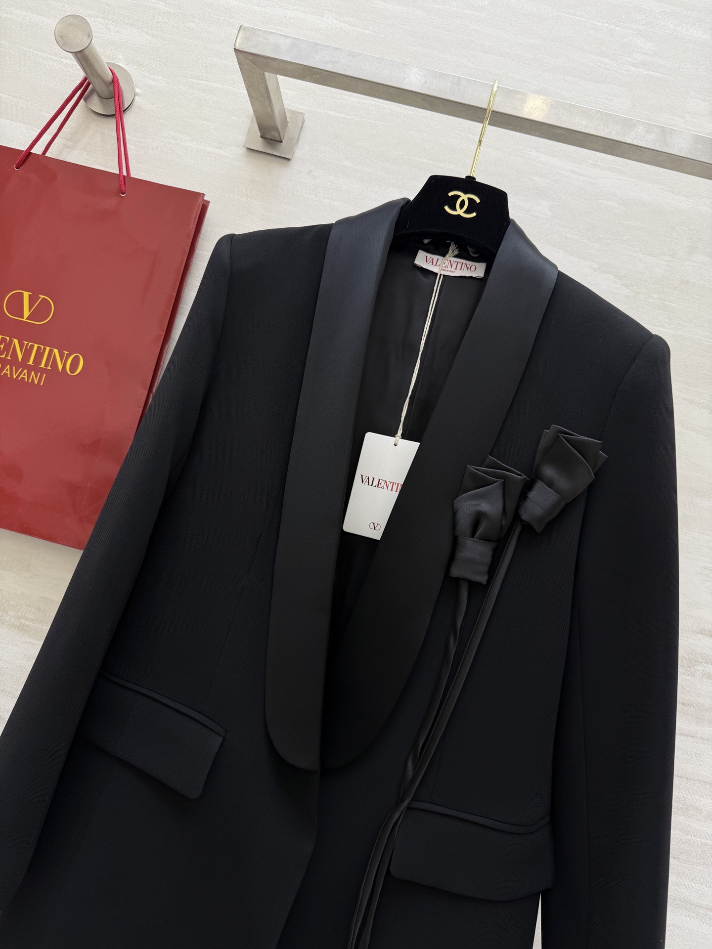 #Valentin♡新款 花朵点缀缎面西装外套 高级大气 立体剪裁 版型非常显瘦 高品质定制 现货首发s