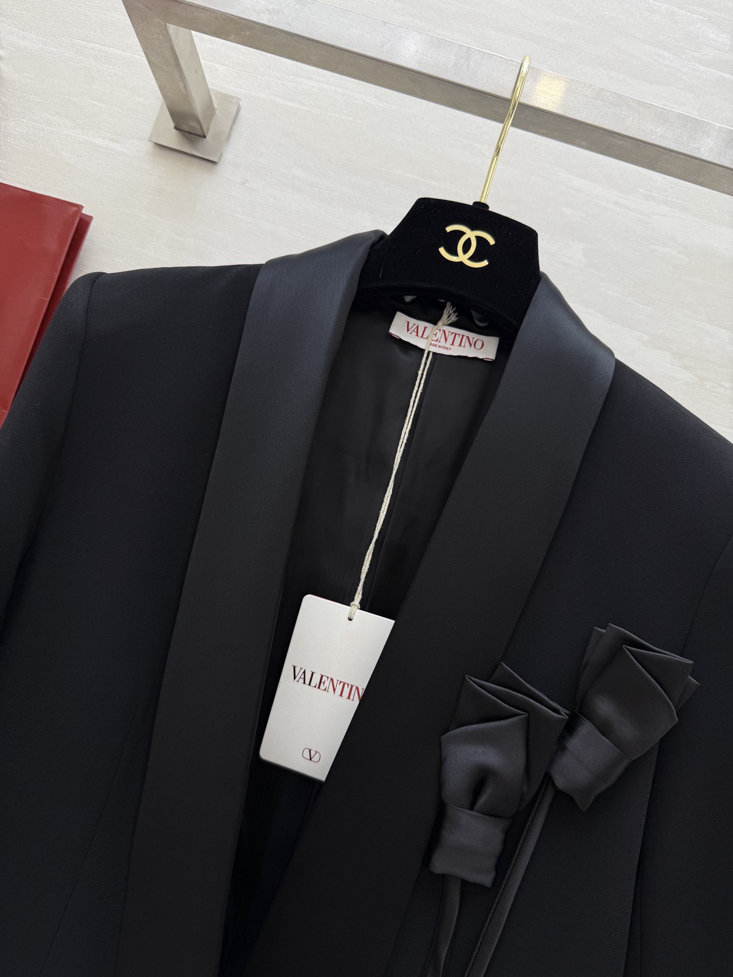 #Valentin♡新款 花朵点缀缎面西装外套 高级大气 立体剪裁 版型非常显瘦 高品质定制 现货首发s