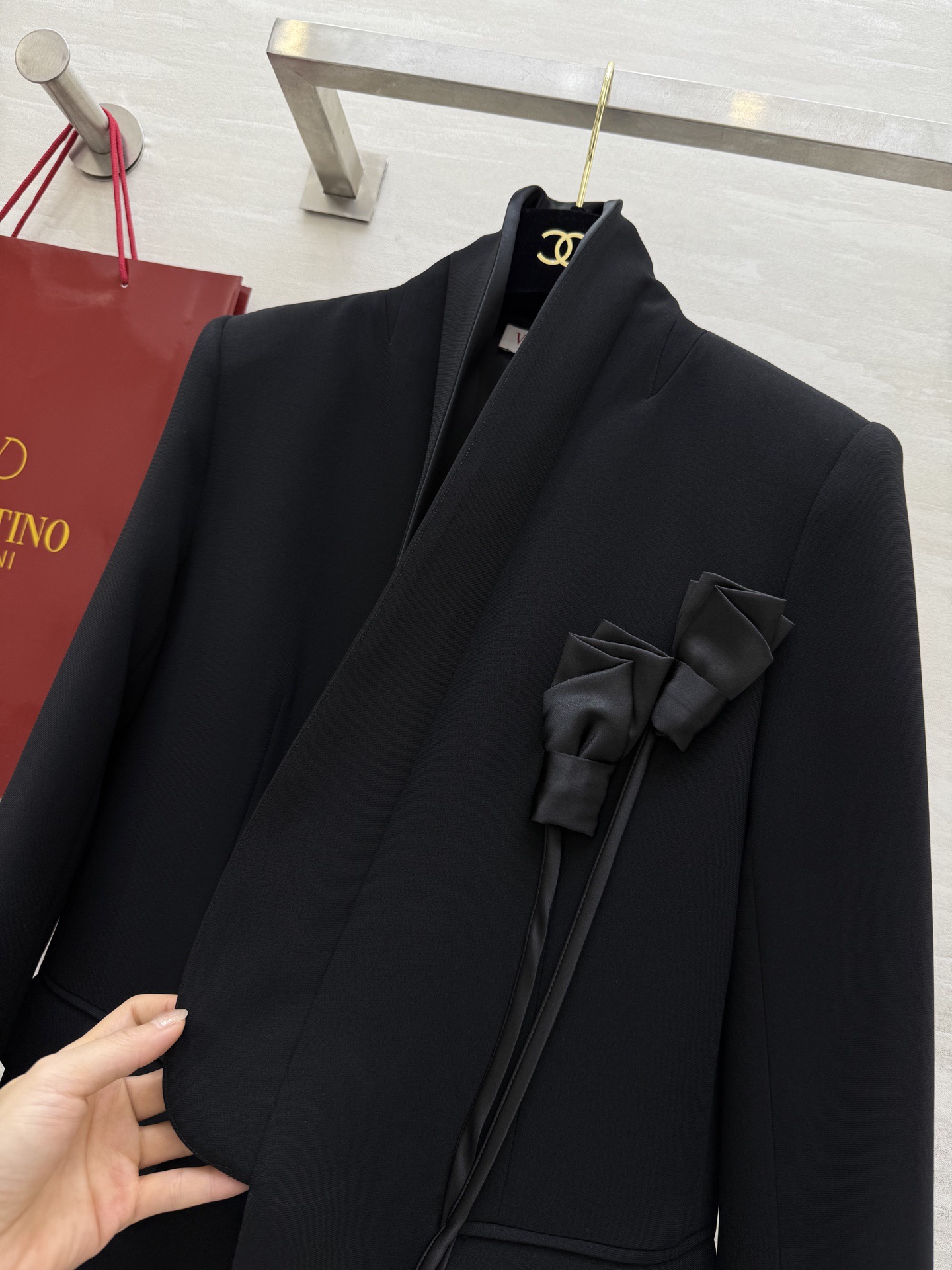 #Valentin♡新款 花朵点缀缎面西装外套 高级大气 立体剪裁 版型非常显瘦 高品质定制 现货首发s