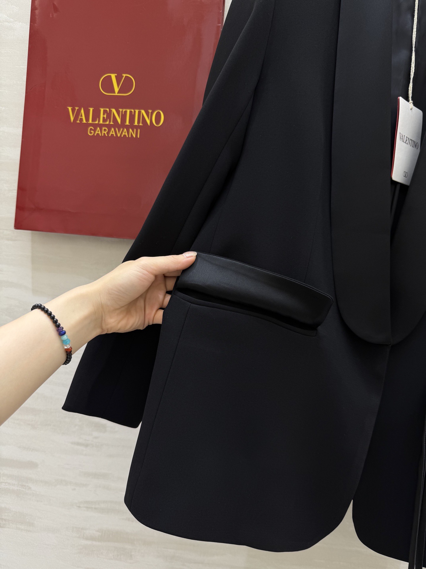 #Valentin♡新款 花朵点缀缎面西装外套 高级大气 立体剪裁 版型非常显瘦 高品质定制 现货首发s