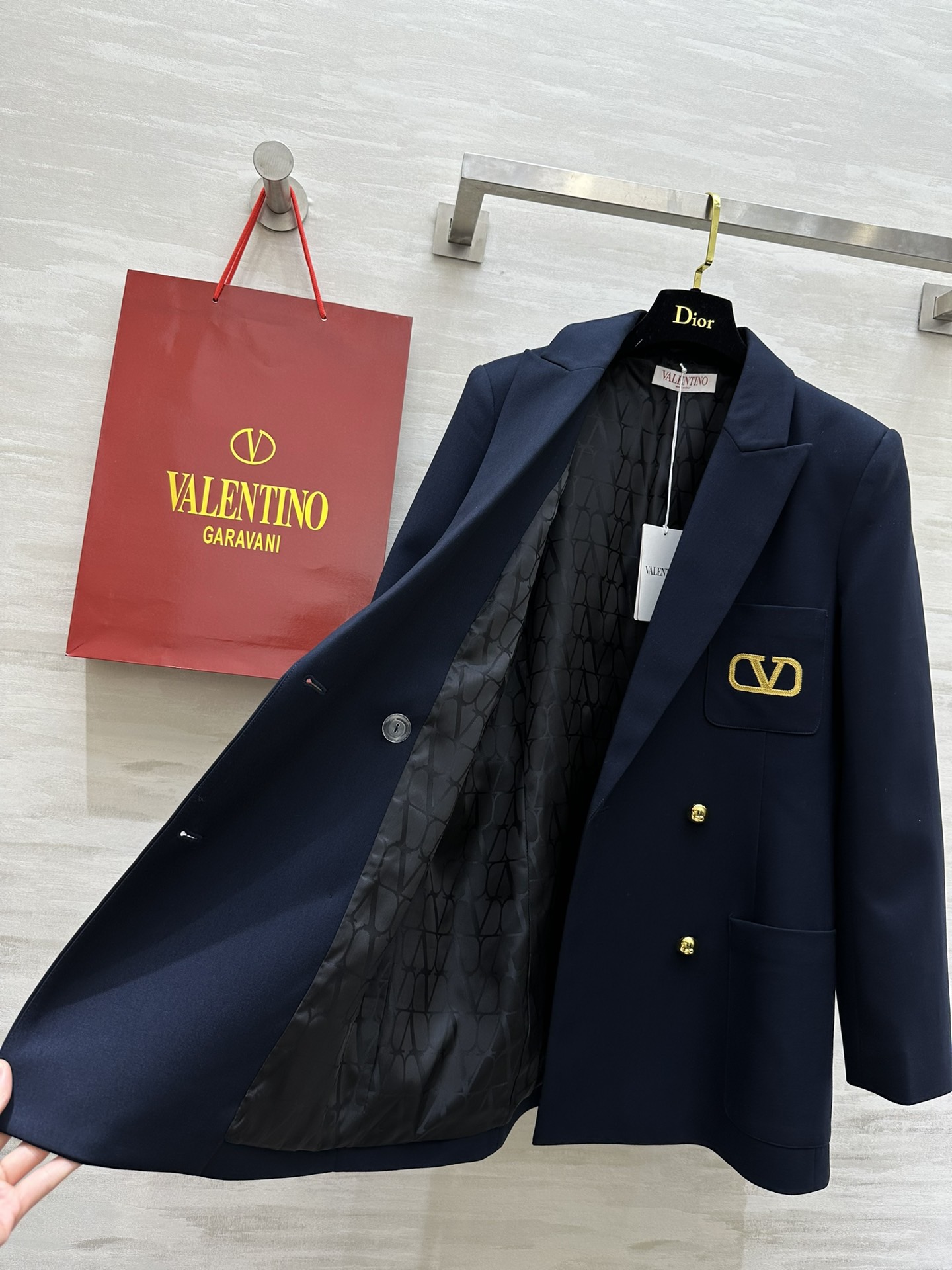 #Valentin♡新款 金线字母logo刺绣西装外套 独家藏蓝色非常好看 休闲时髦又有高级感 立体版型